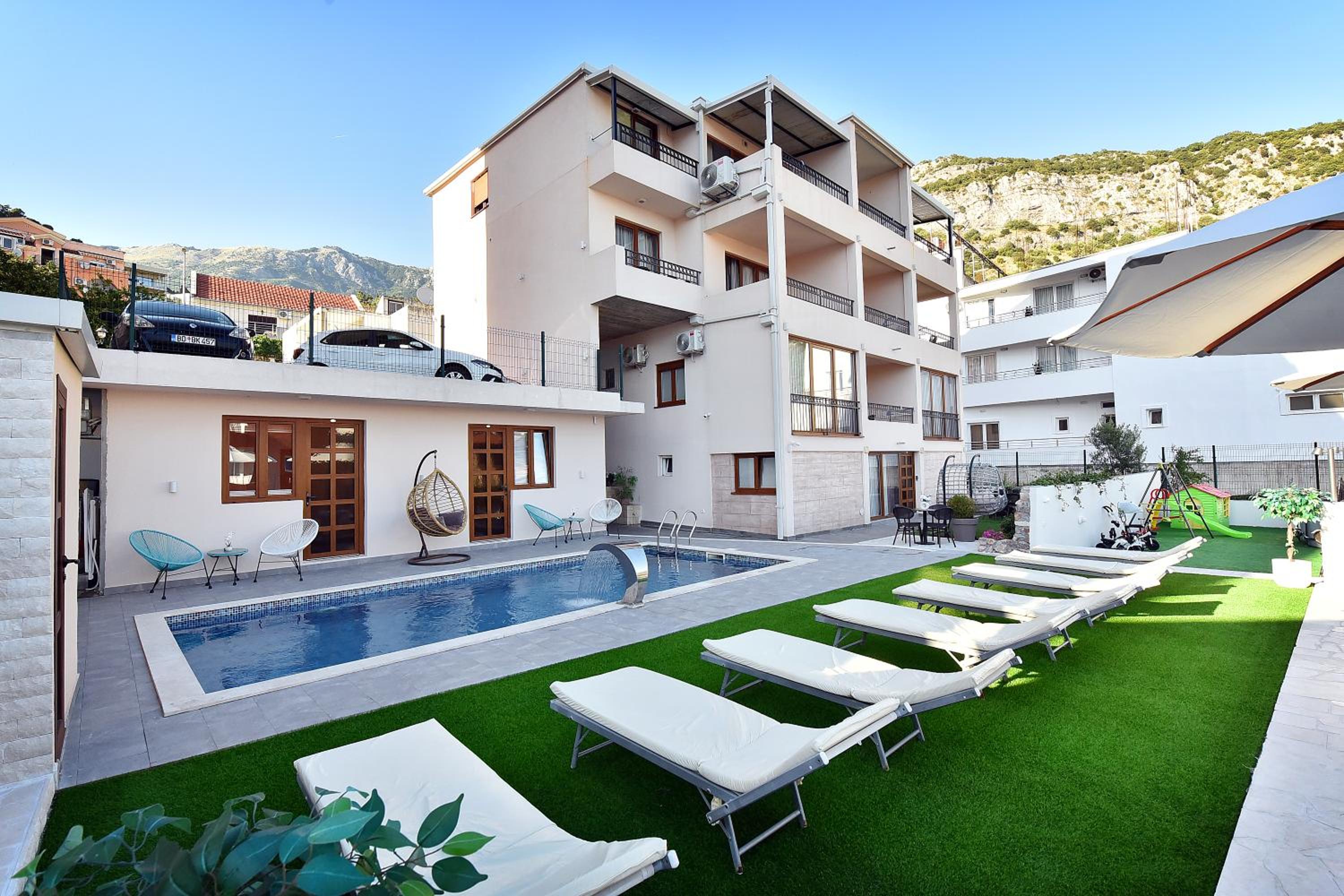 Villa Lazy Hill view 3