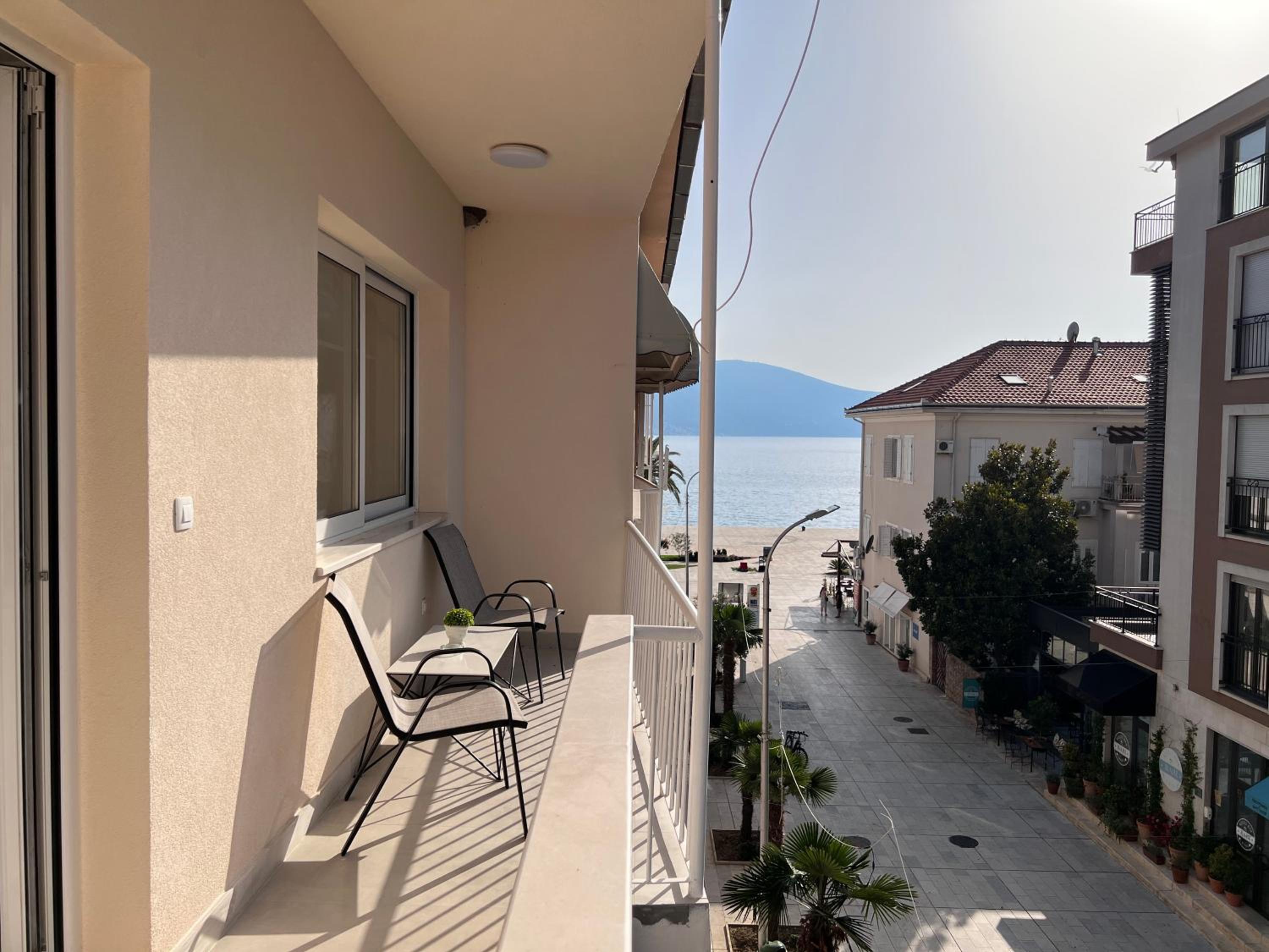 Glam apartment 1BR/Tivat/A step from the beach photo 1