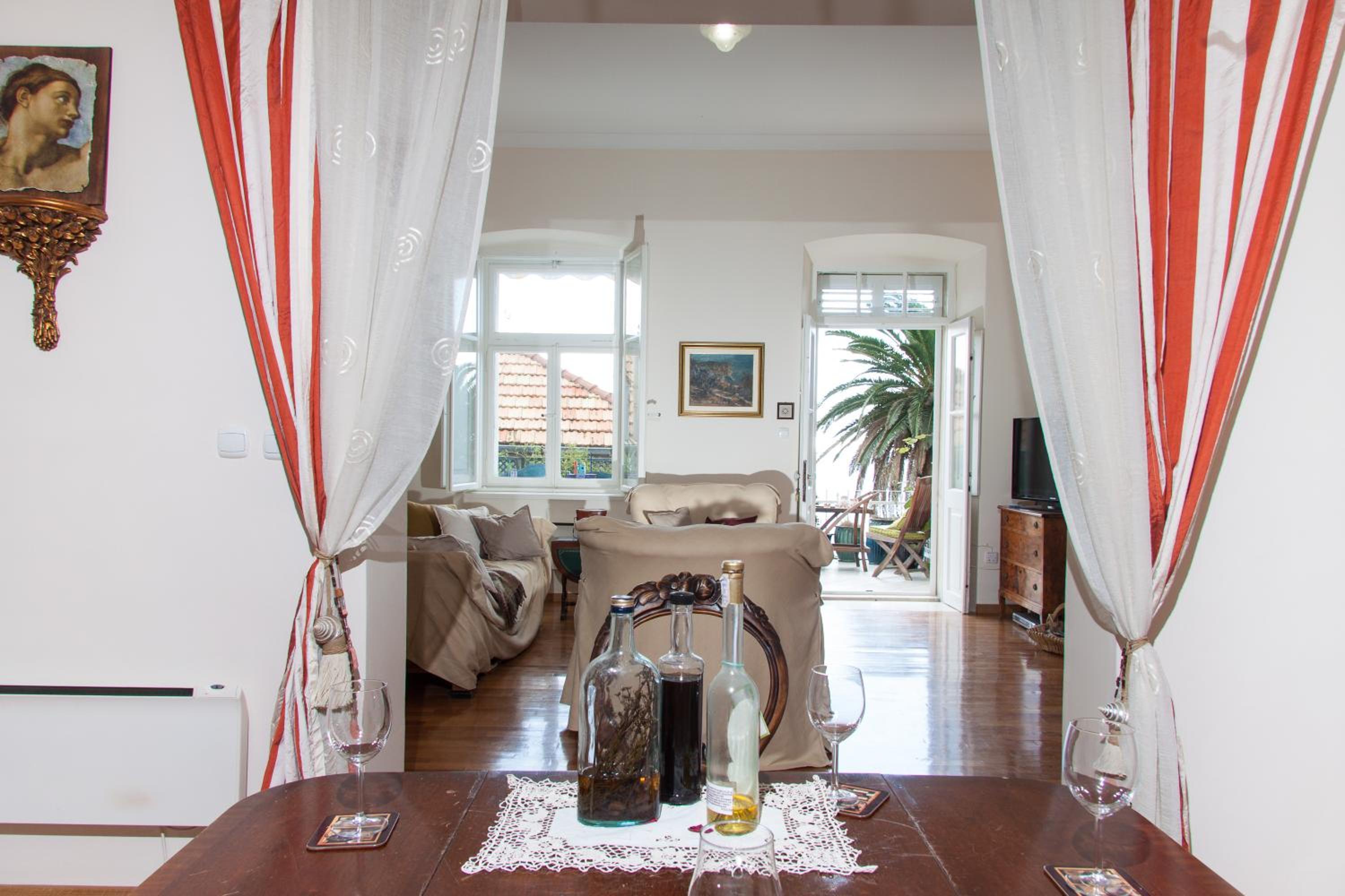 Secret Garden Apartment by Irundo