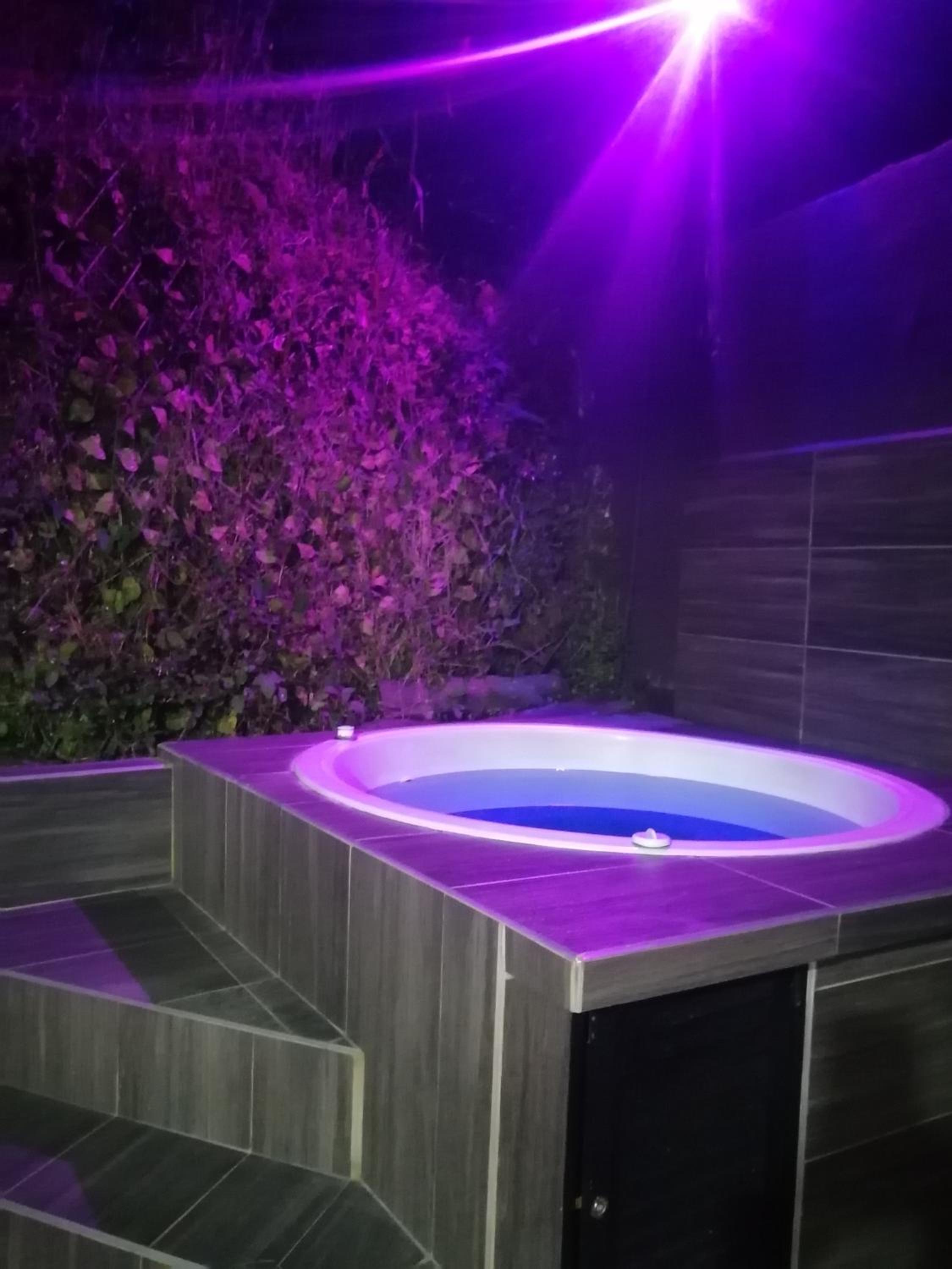 Hostal spa casa de piedra con jacuzzi view 2