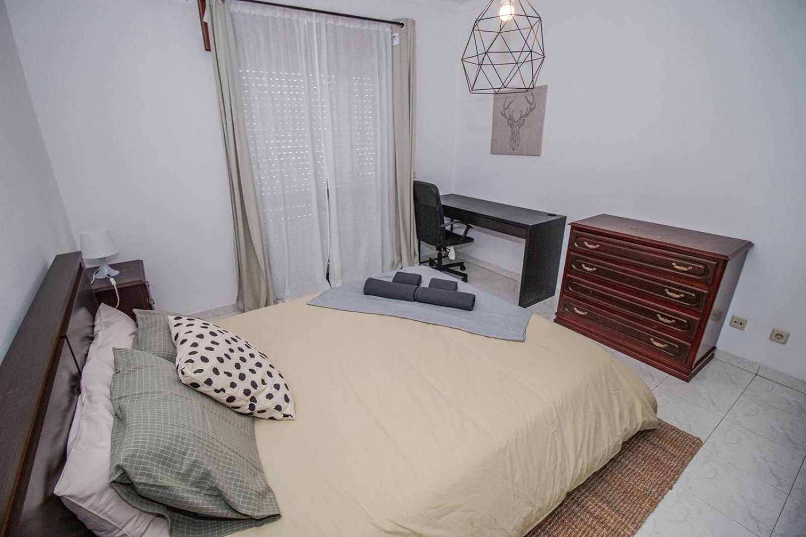 Charming Private Rooms in an Apartment A1 Penha - Faro