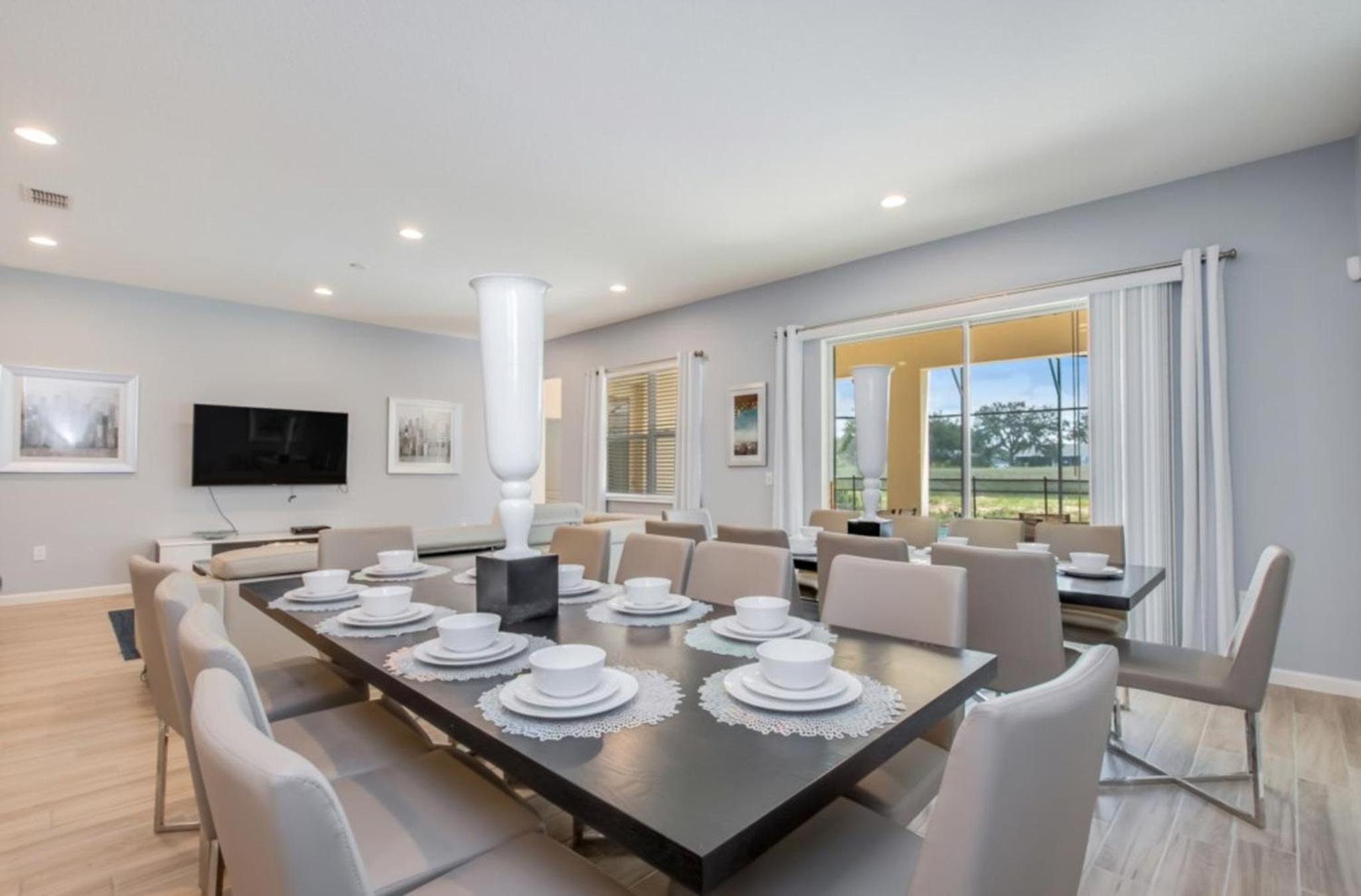 Splendid 12BED Next to Universal and Disney