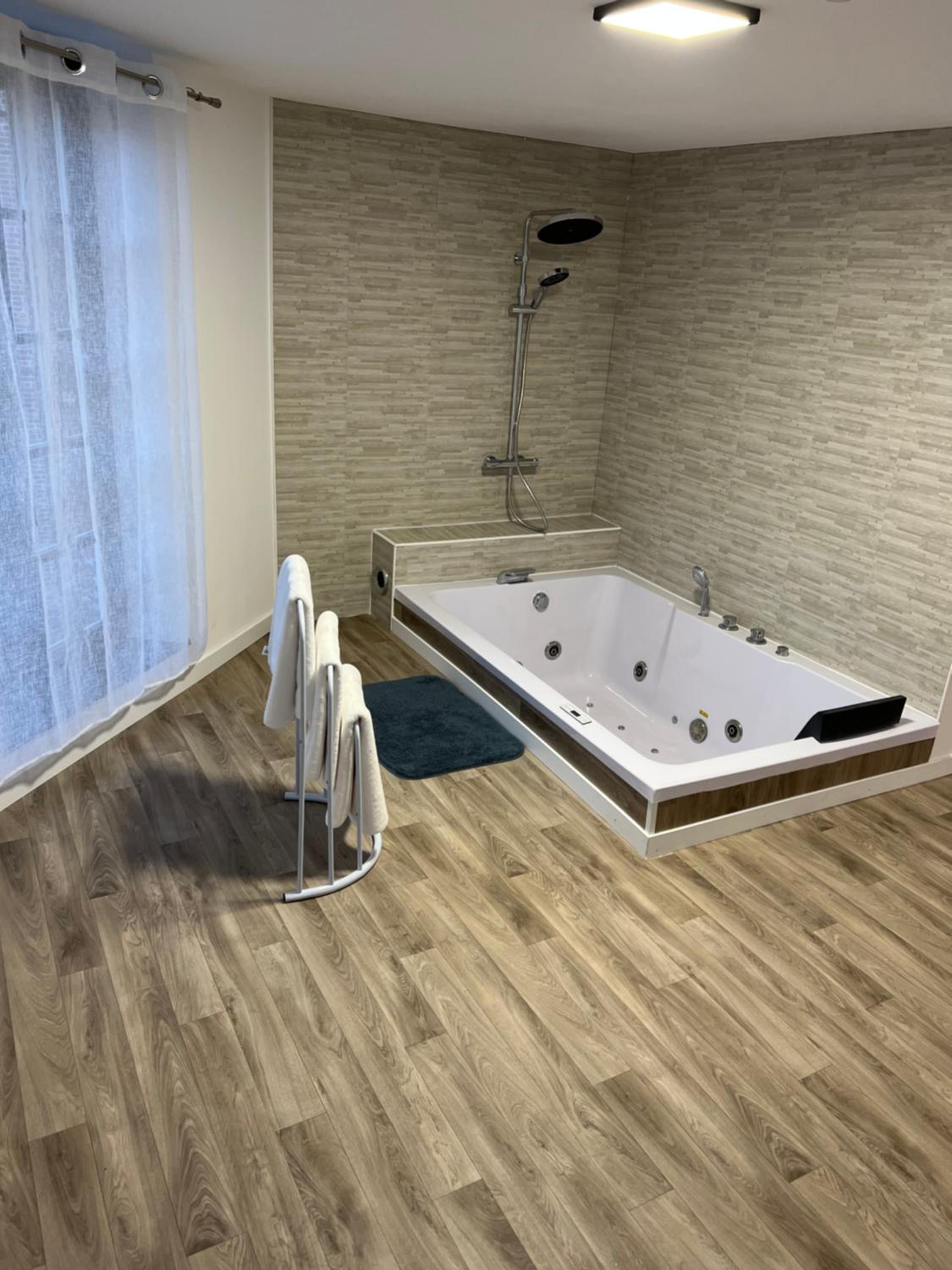 Jacuzzi