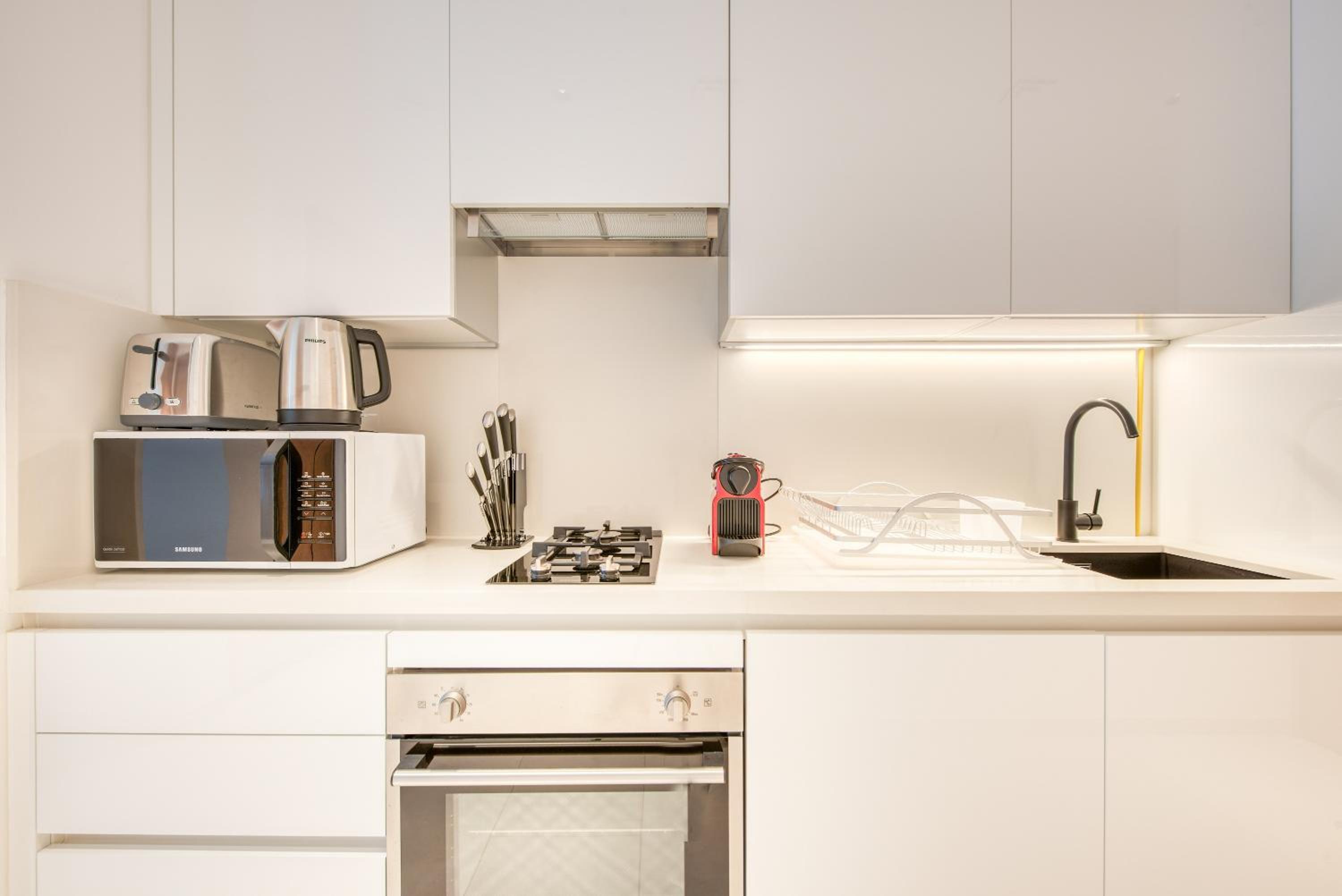 Maison Privee - Luxury, Spacious, Modern Near Burj Khalifa and Dubai Canal