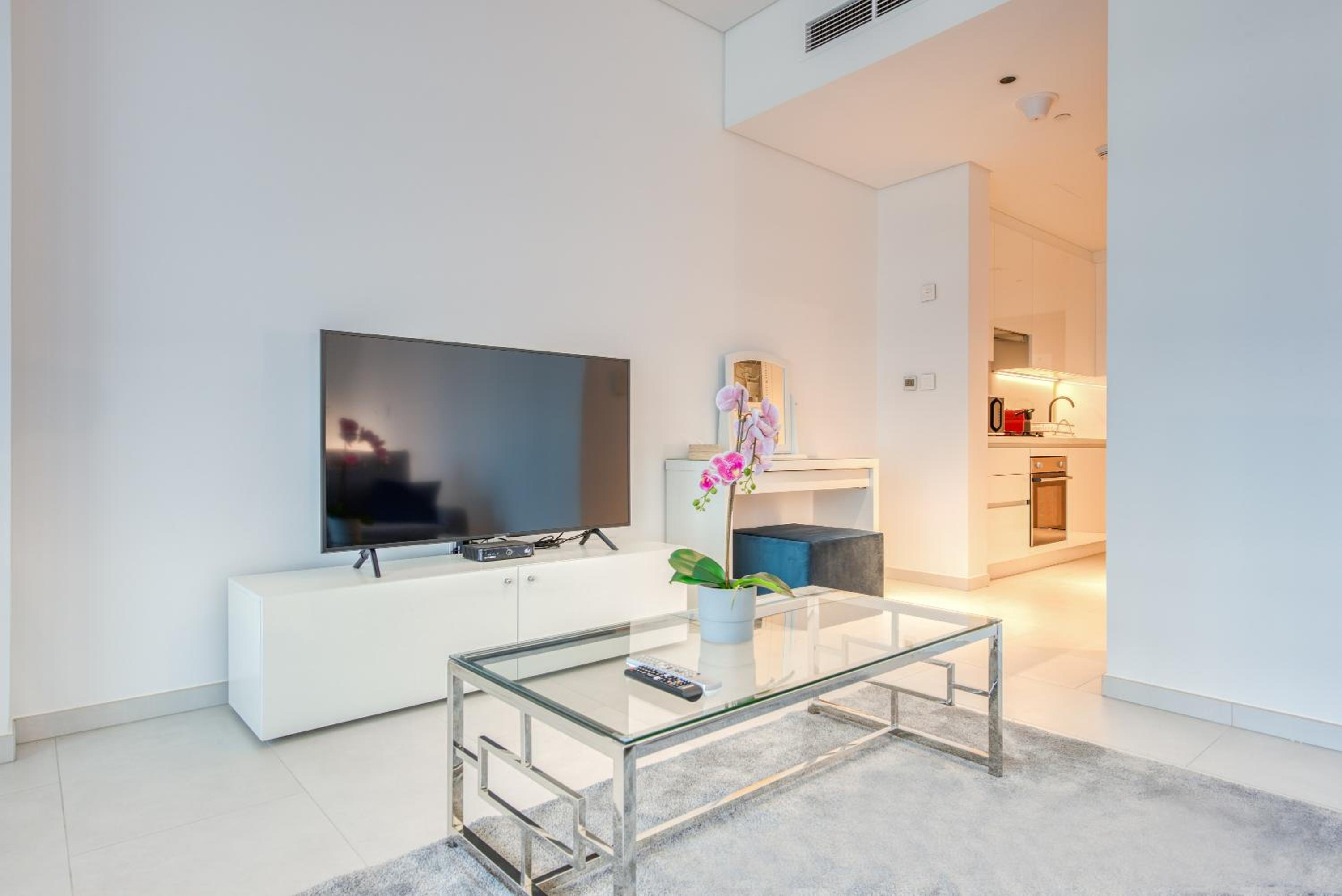 Maison Privee - Luxury, Spacious, Modern Near Burj Khalifa and Dubai Canal