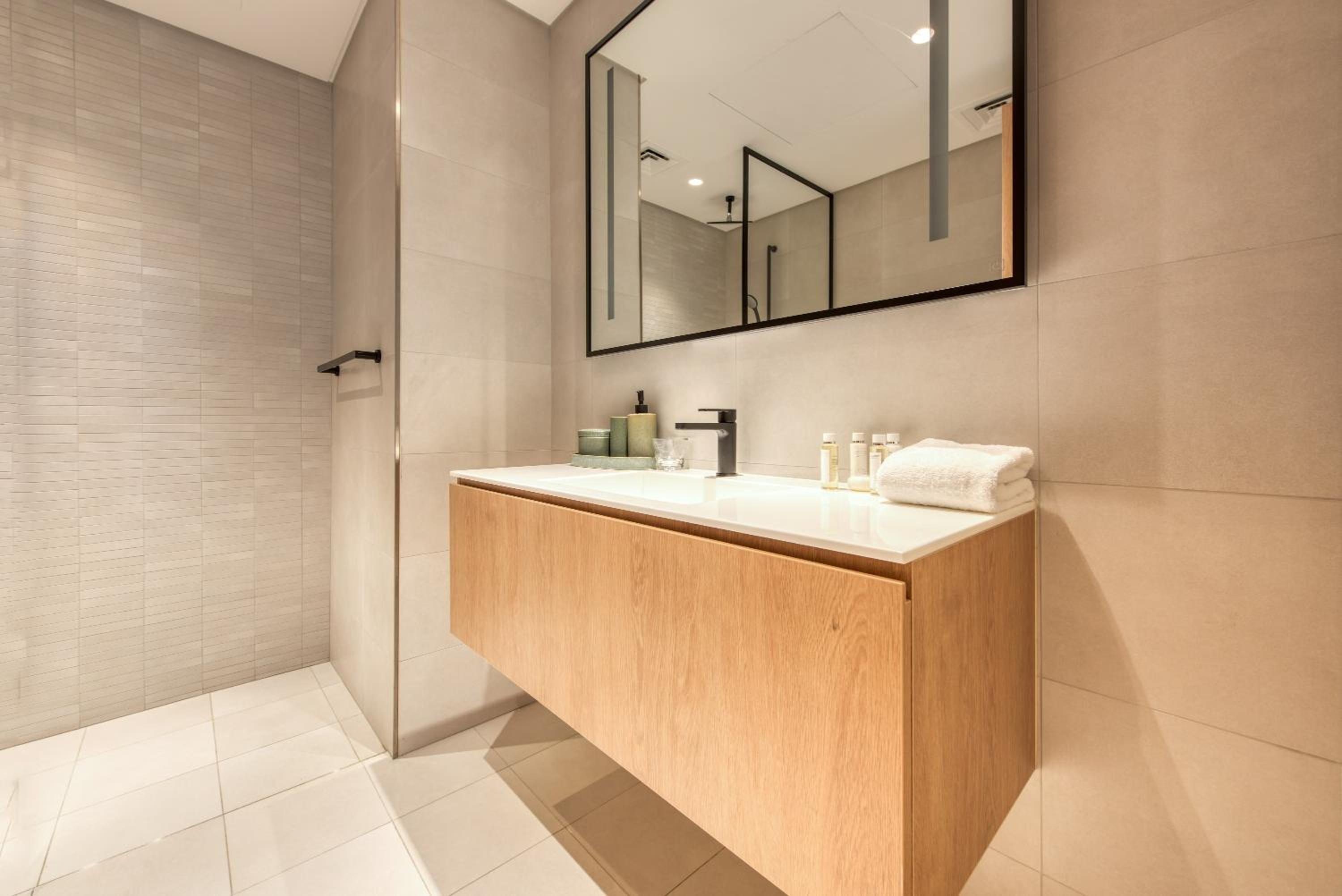 Maison Privee - Luxury, Spacious, Modern Near Burj Khalifa and Dubai Canal