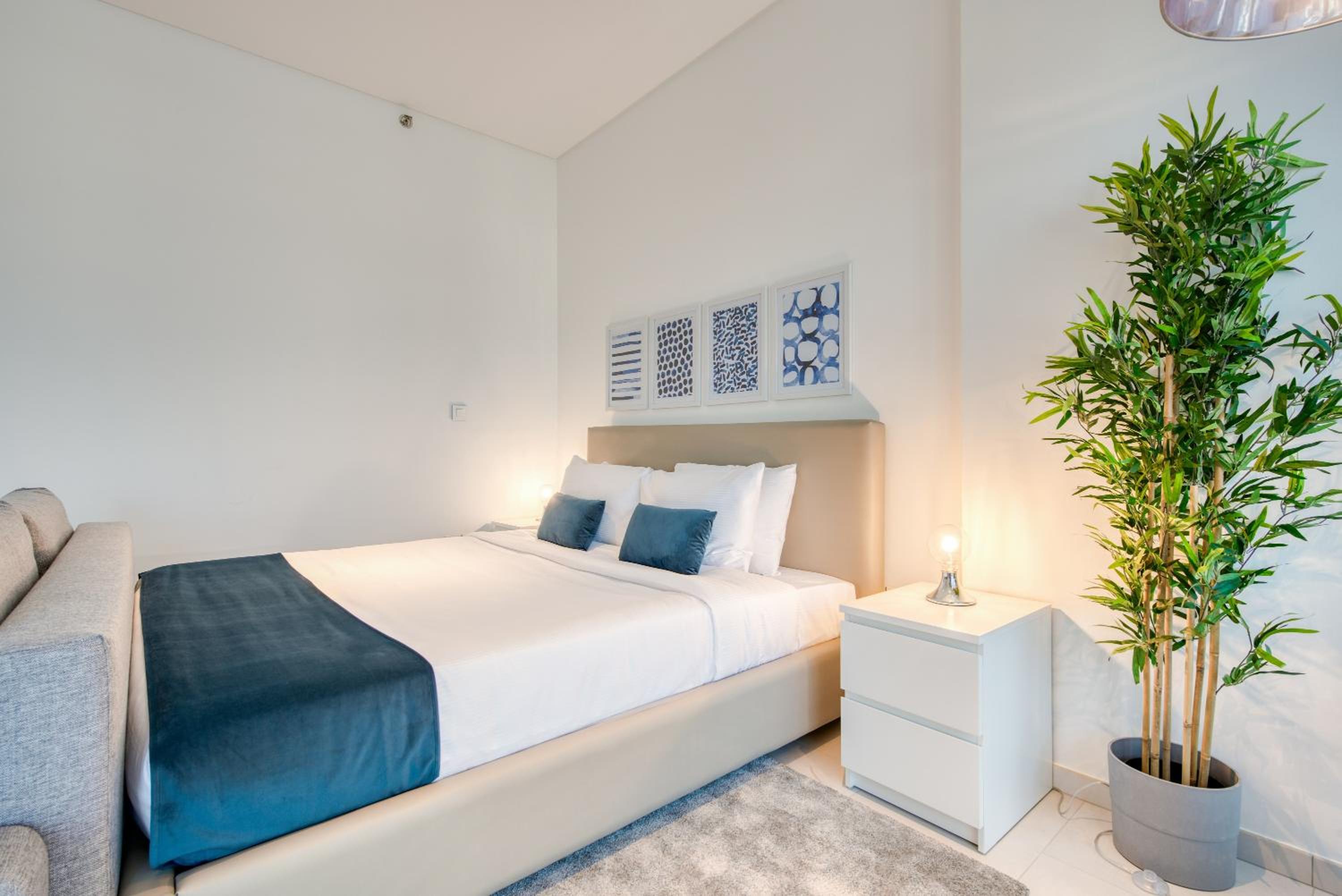 Maison Privee - Luxury, Spacious, Modern Near Burj Khalifa and Dubai Canal