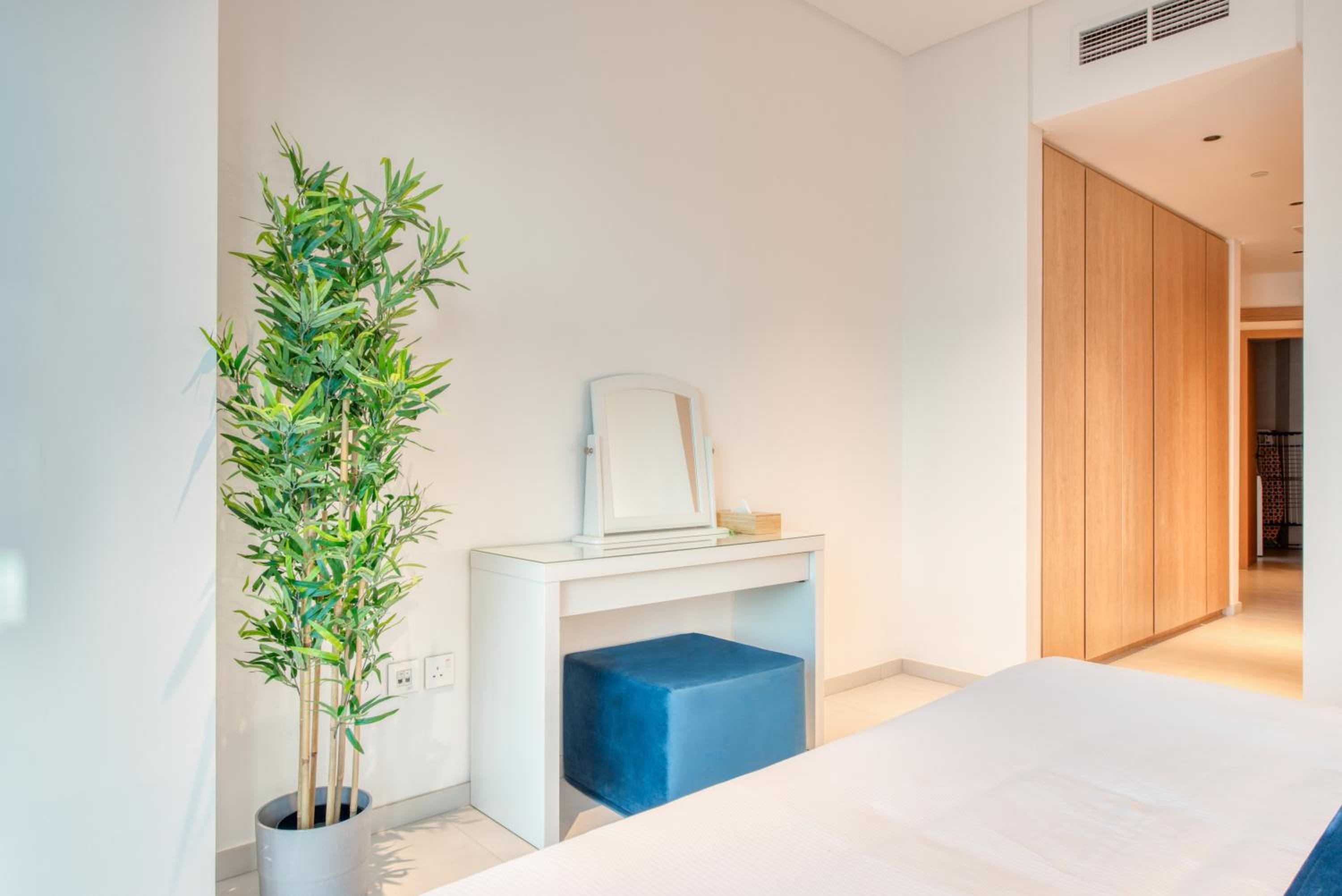 Maison Privee - Luxury, Spacious, Modern Near Burj Khalifa and Dubai Canal