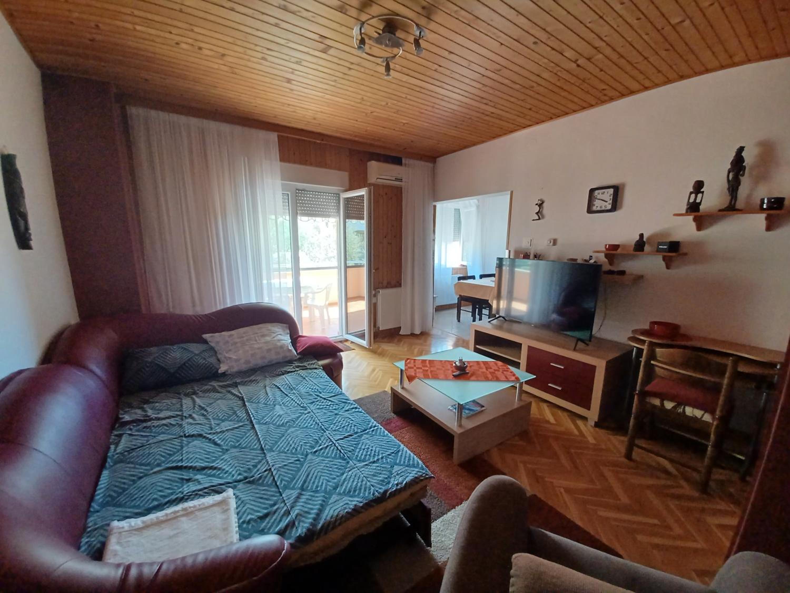 Apartmani Iva view 3