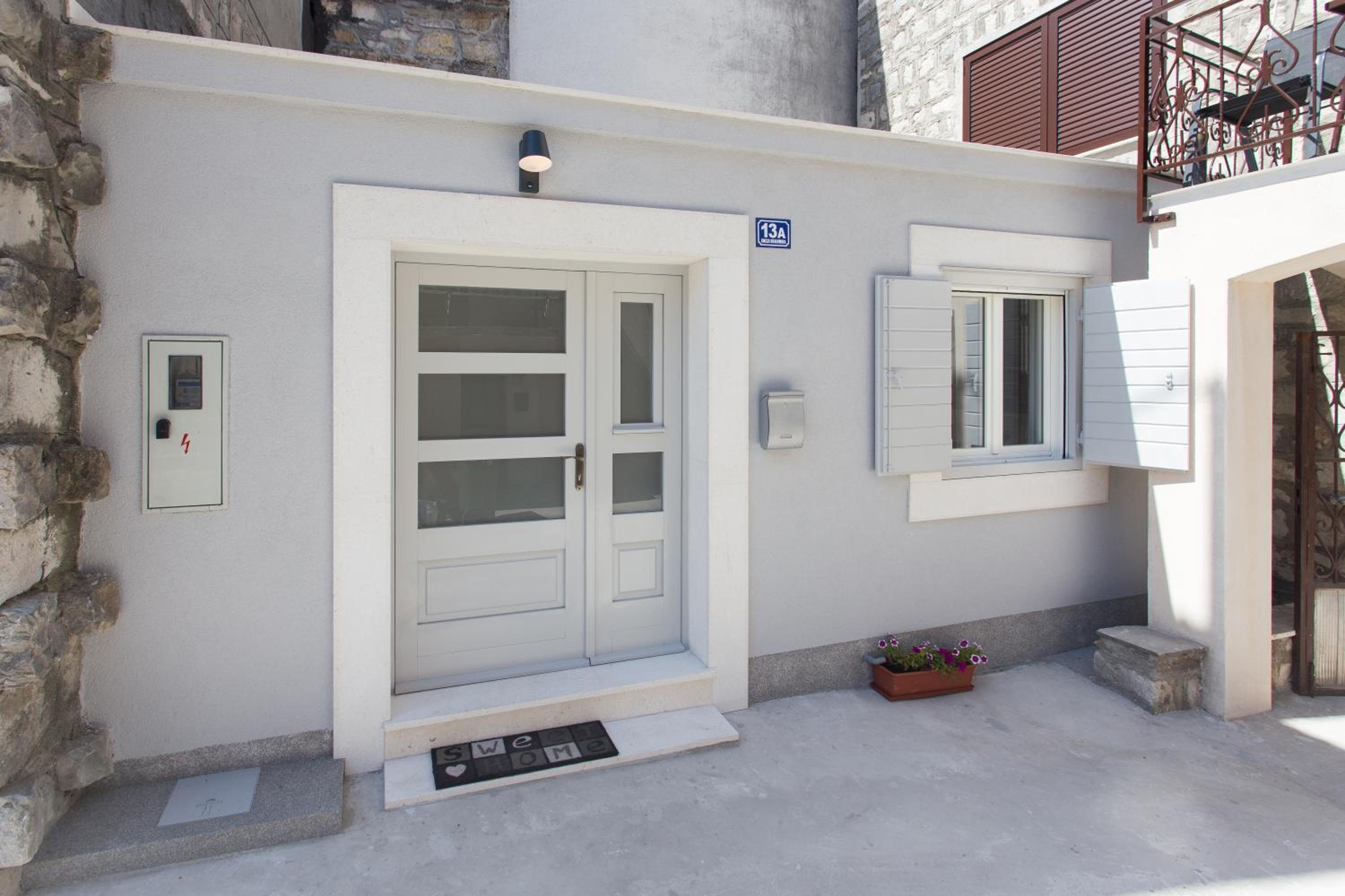 Studio Nomadic Kastela view 2