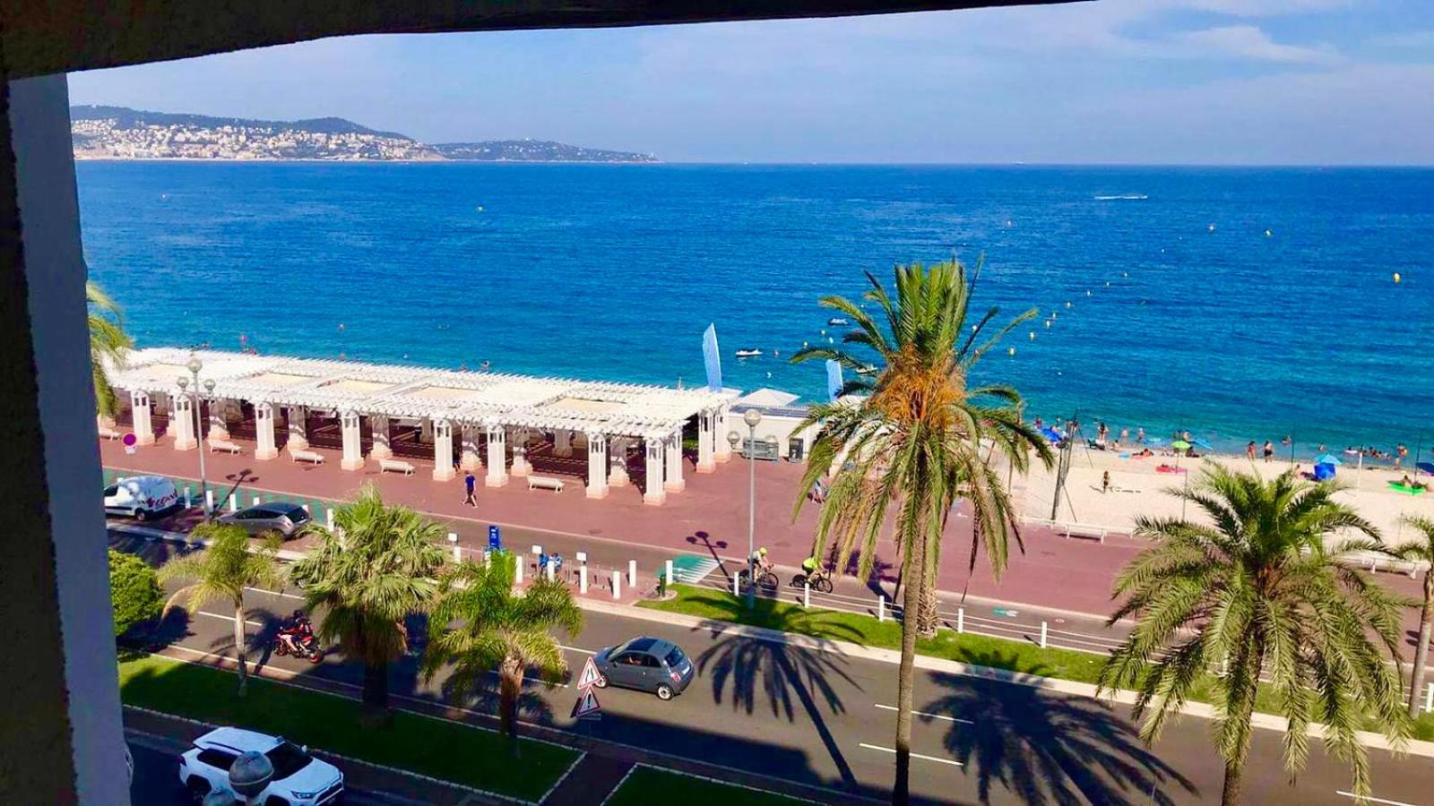 A charming corner on the Promenade des Anglais photo 2