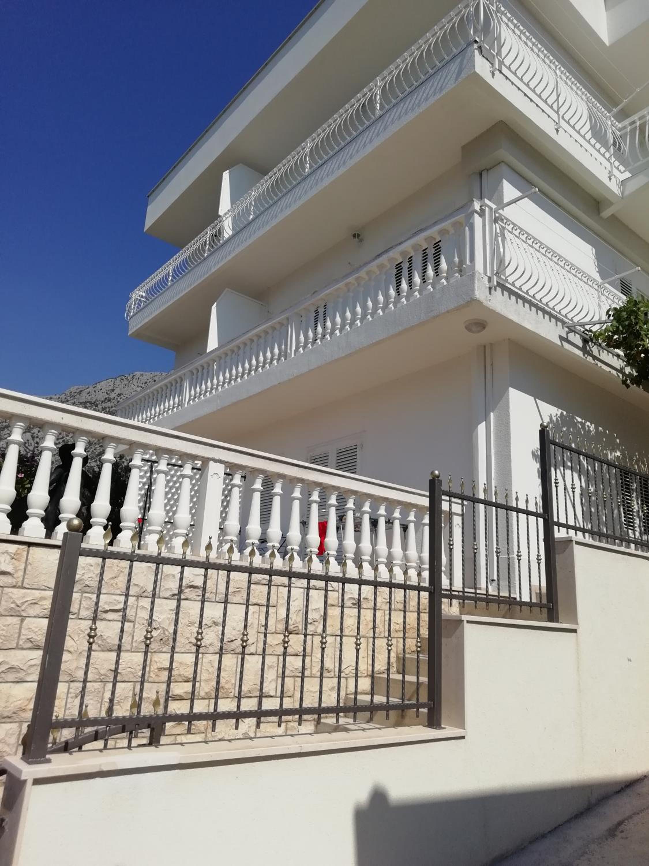 Apartment Villa Bajna