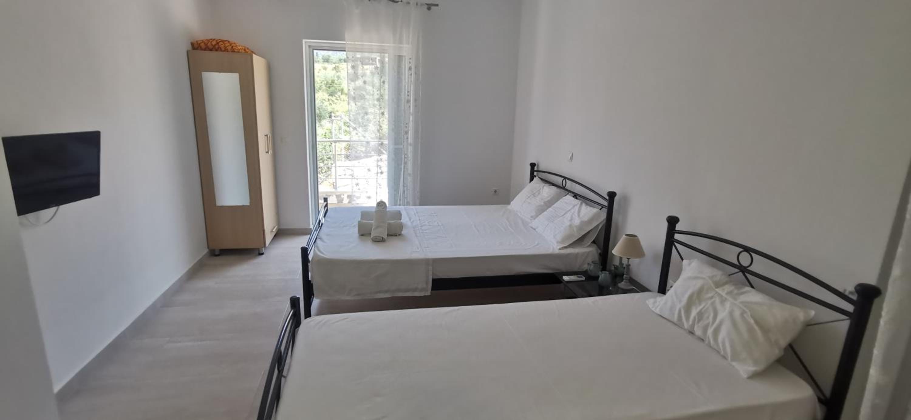 Apollon's Apartments
