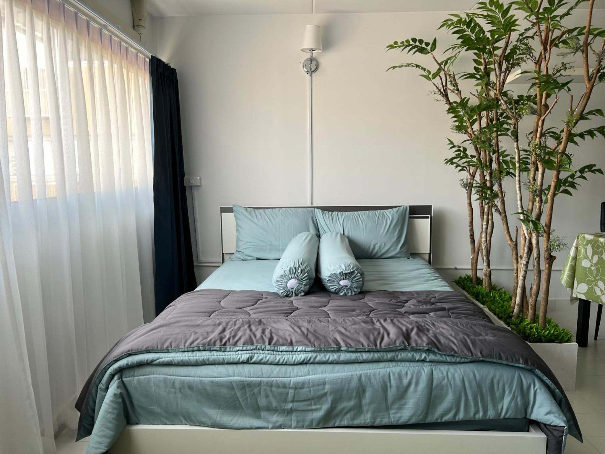 C9 Popula Condo by Prathomlerk