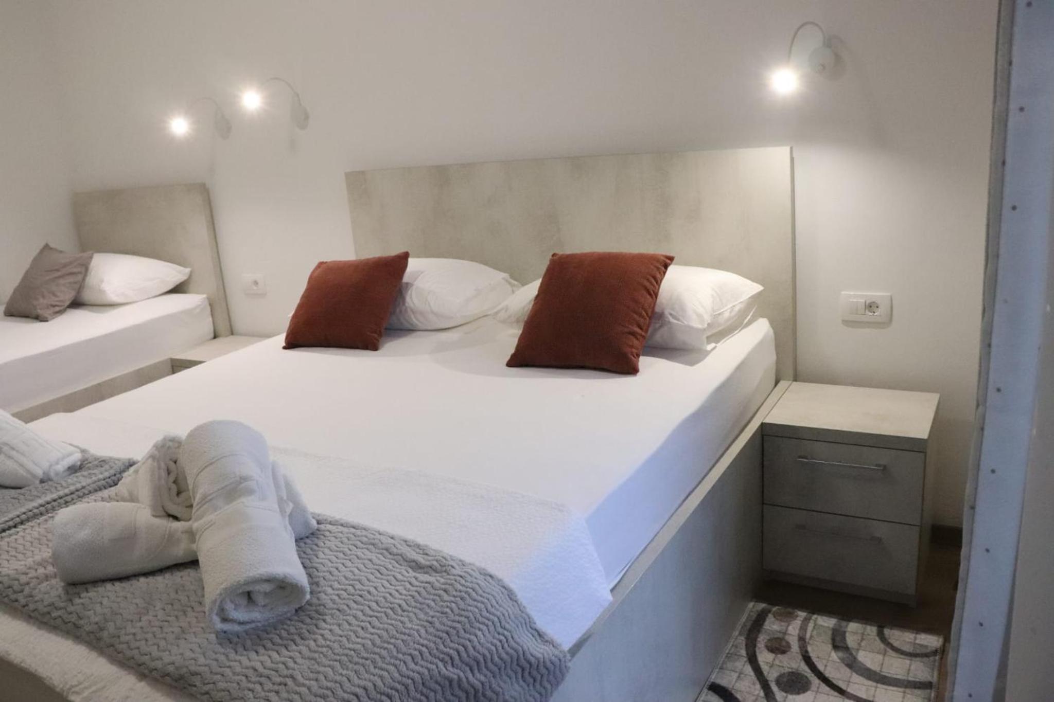 Apartment MARY- 2 free parking, near Mall of Split view 5