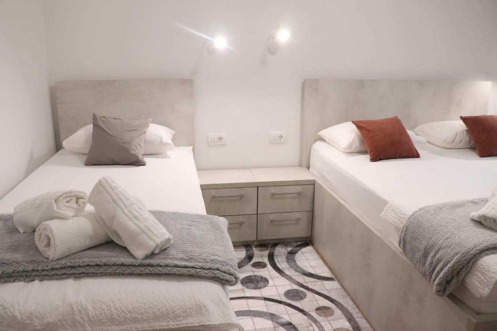 Apartment MARY- 2 free parking, near Mall of Split view 4