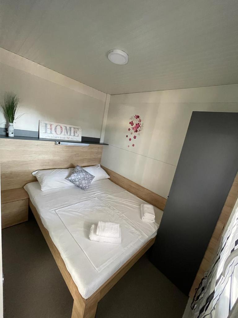 H&S Mobile Home view 4