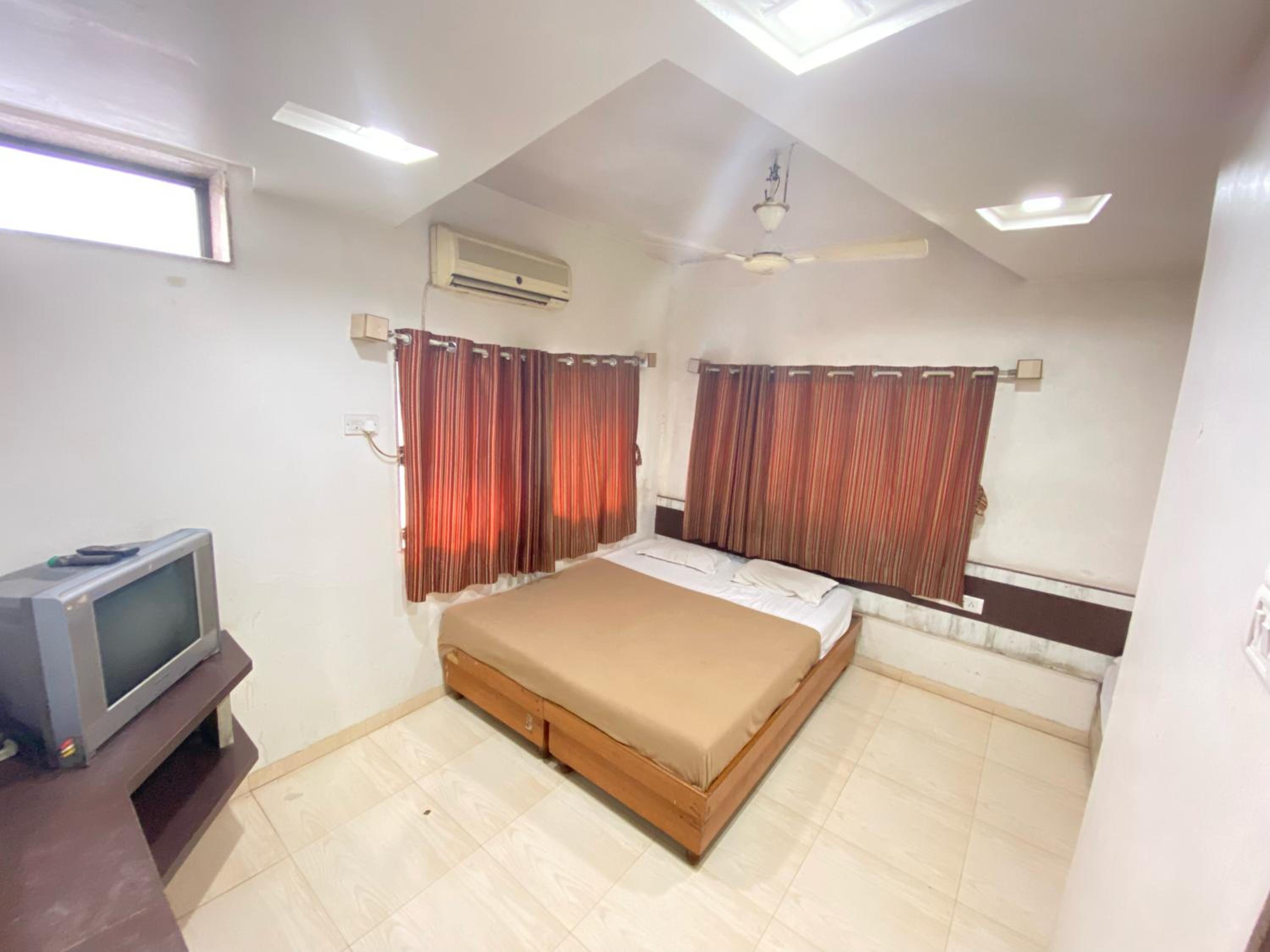 Shirdi Vacations - Hotel Sai Bhawani - Property Image 7