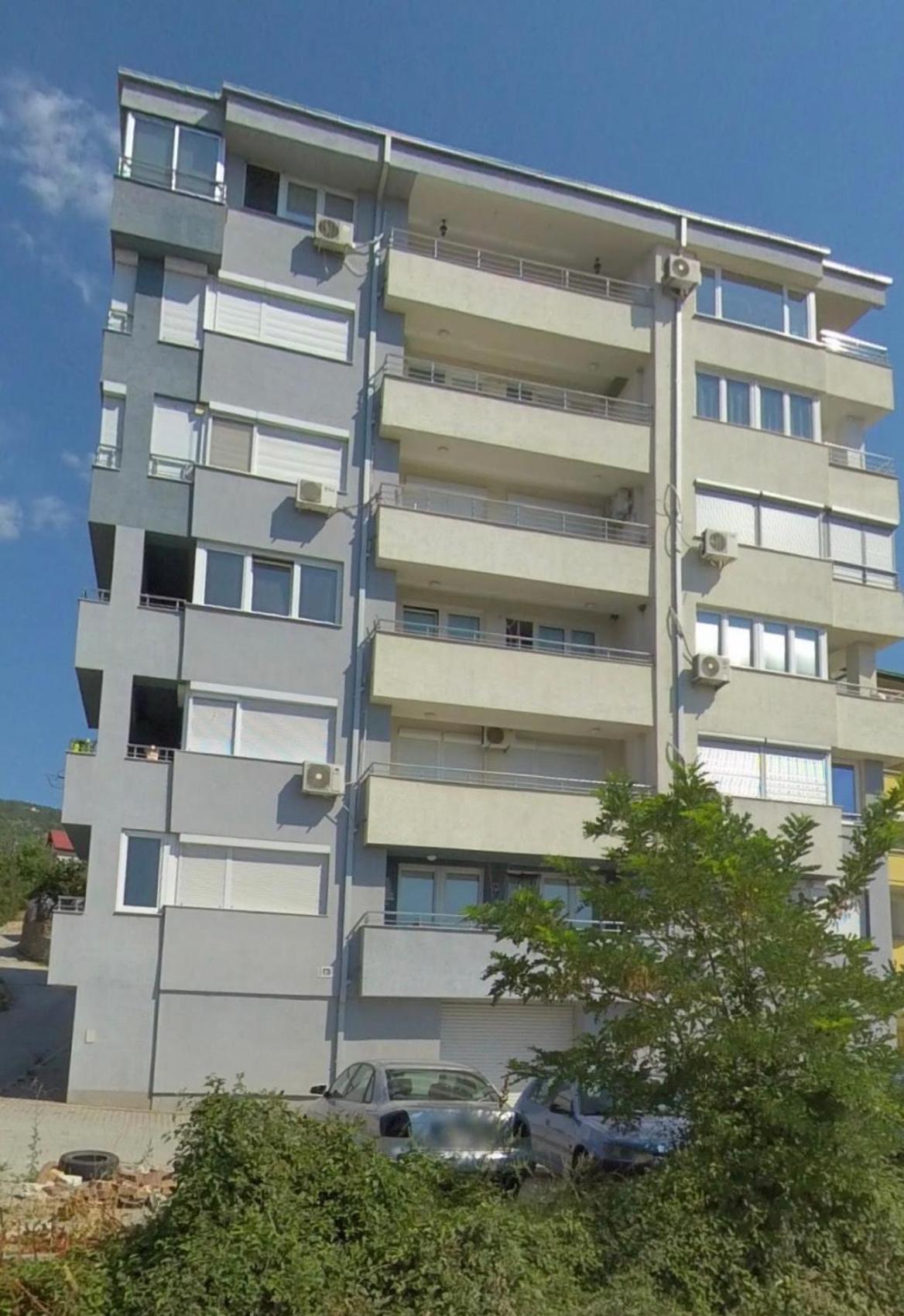 Leveski Apartment view 4
