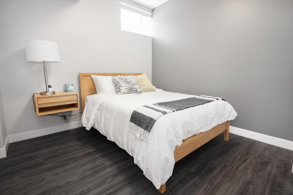 Modern 3BR unit on Jessie Ave with insuite laundry