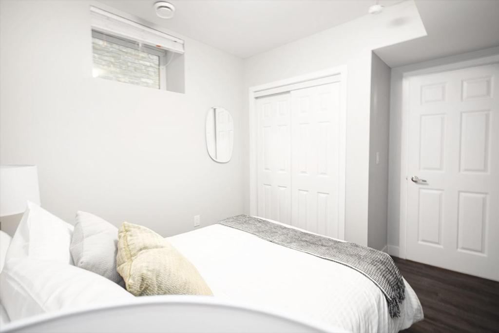 Modern 3BR unit on Jessie Ave with insuite laundry