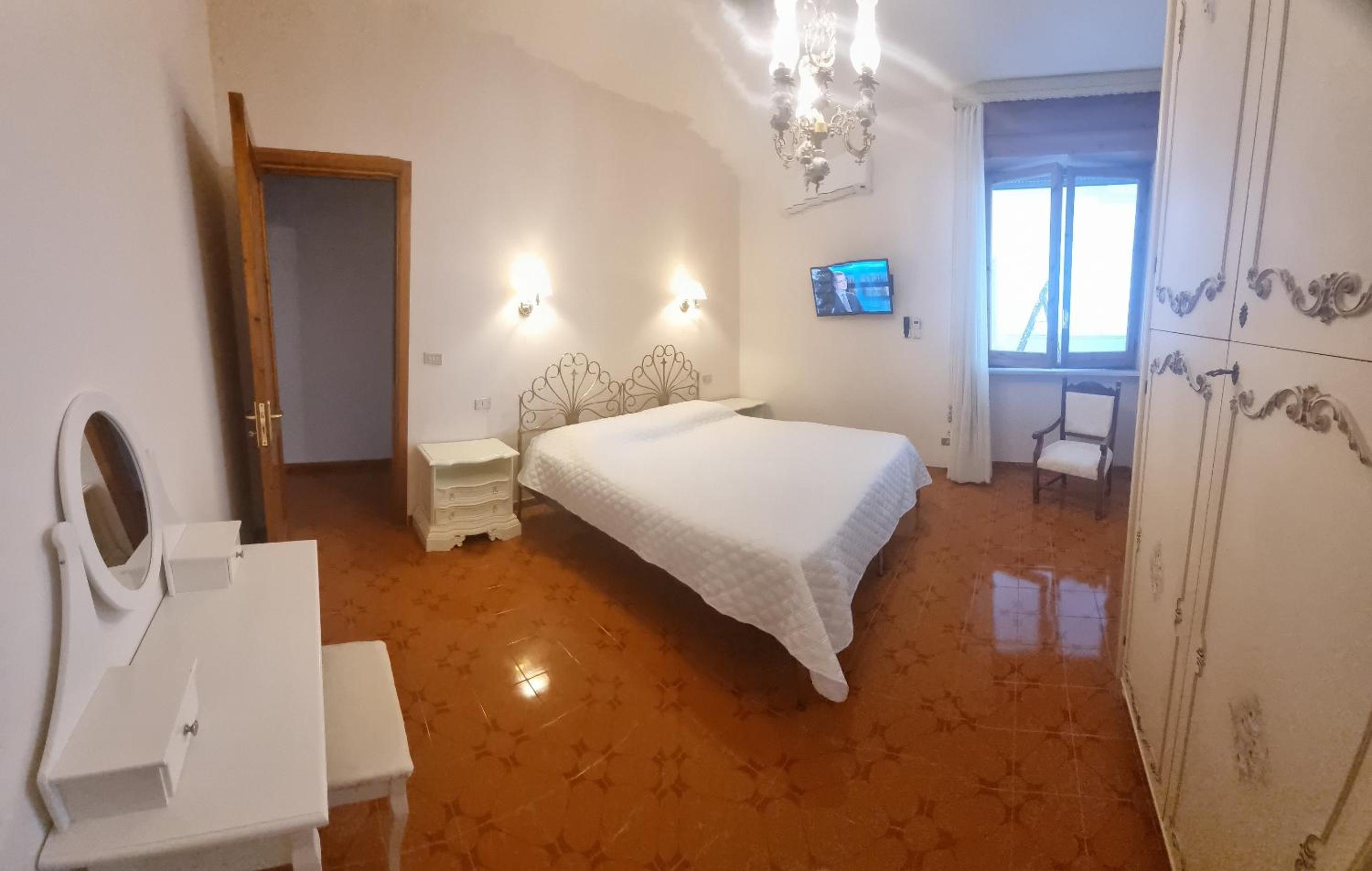 white home photo 1