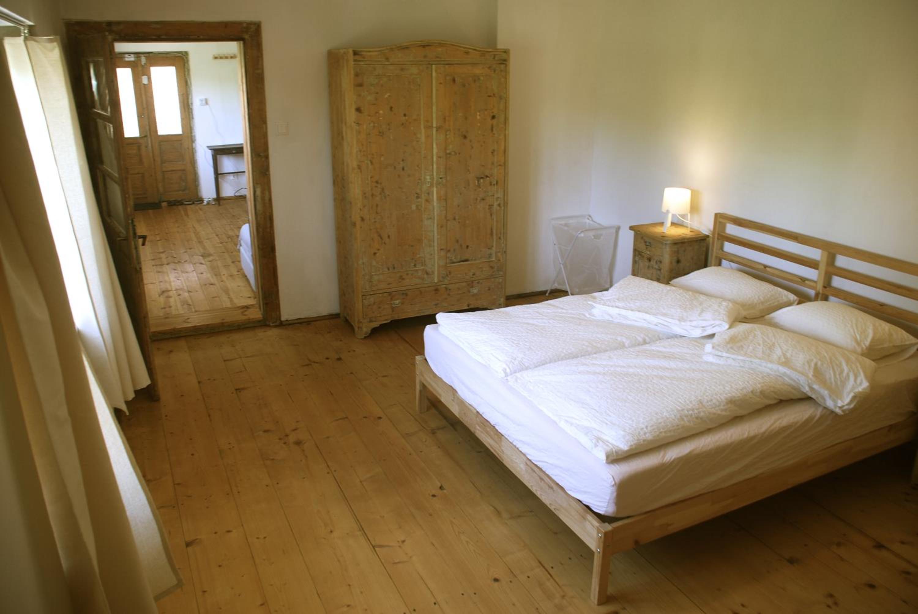 Birdsong Cottage - peaceful country retreat view 5