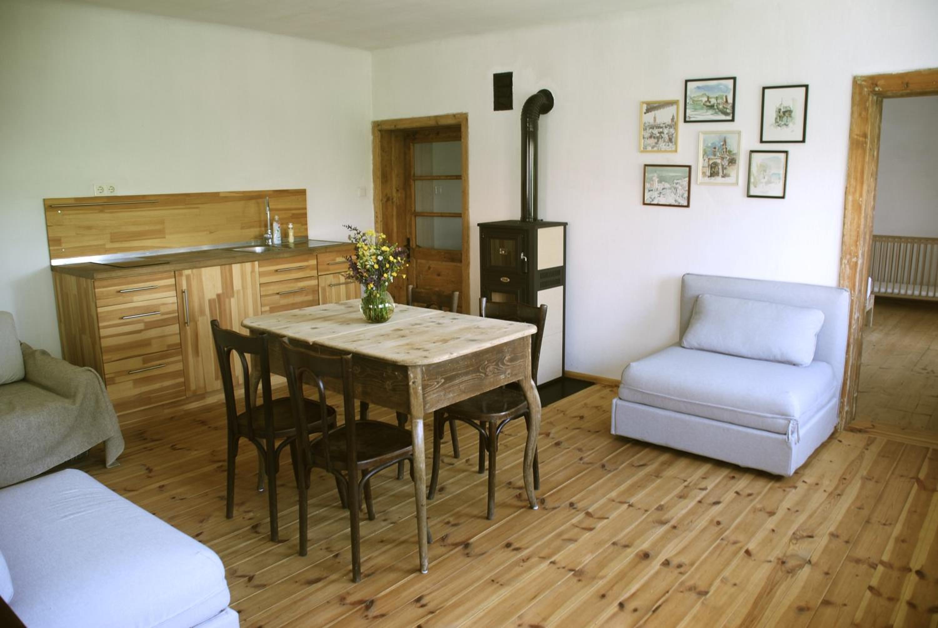 Birdsong Cottage - peaceful country retreat view 2