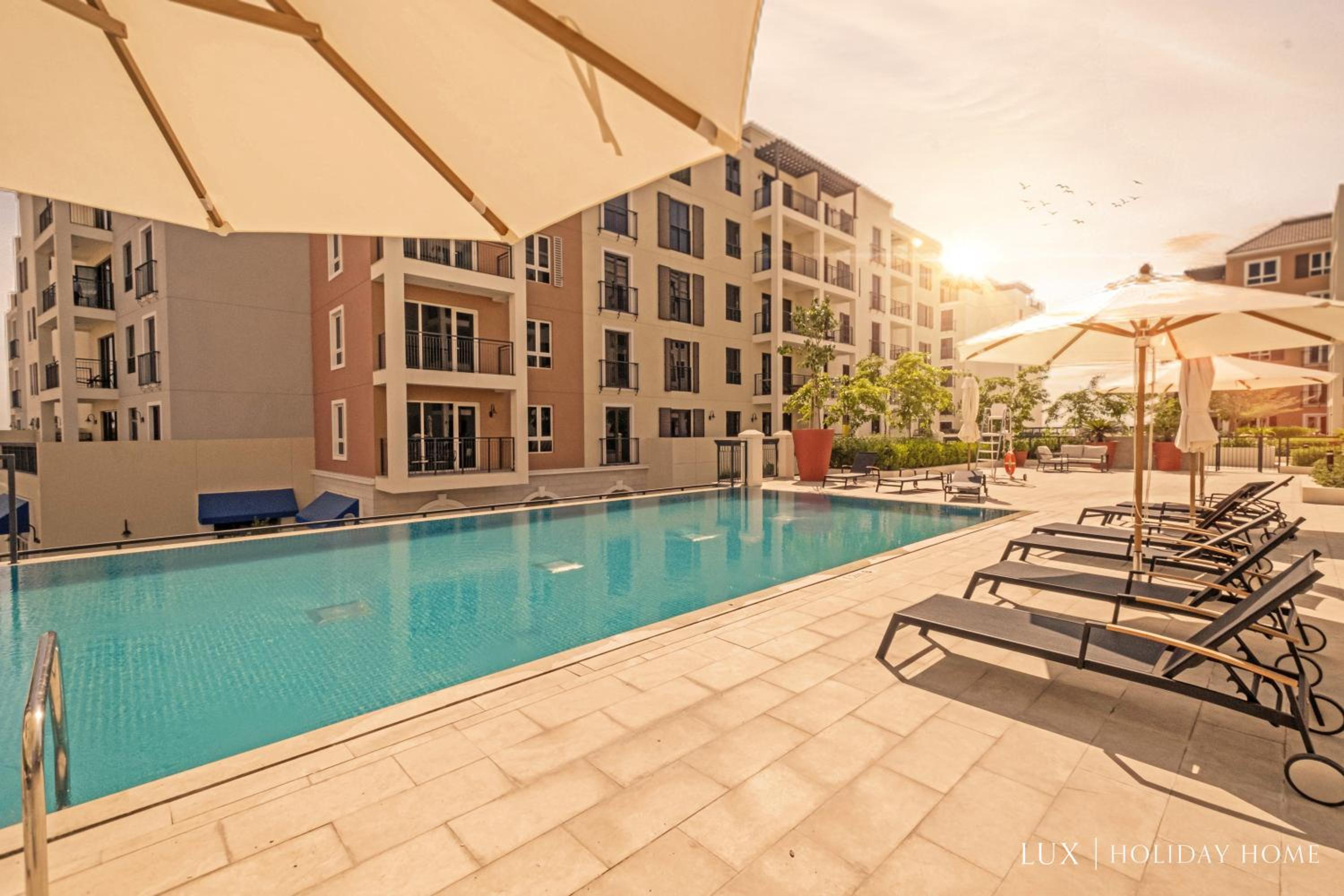 LUX The La Mer by The Sea Suite 4
