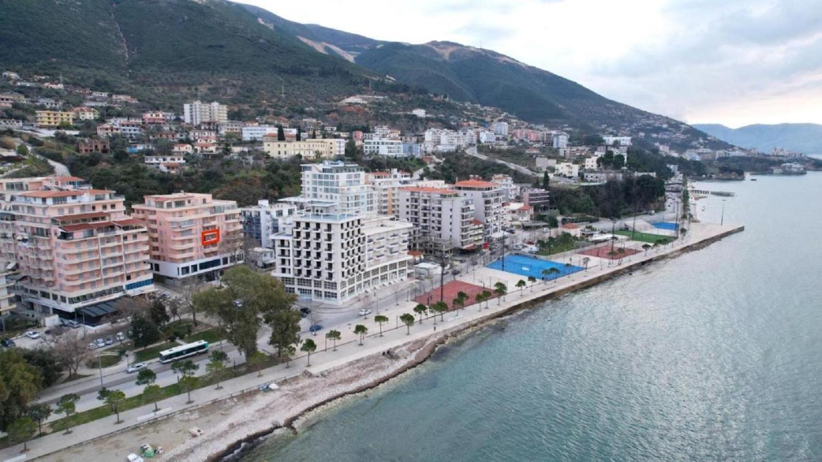 Vlora Seaside Apartment photo 2
