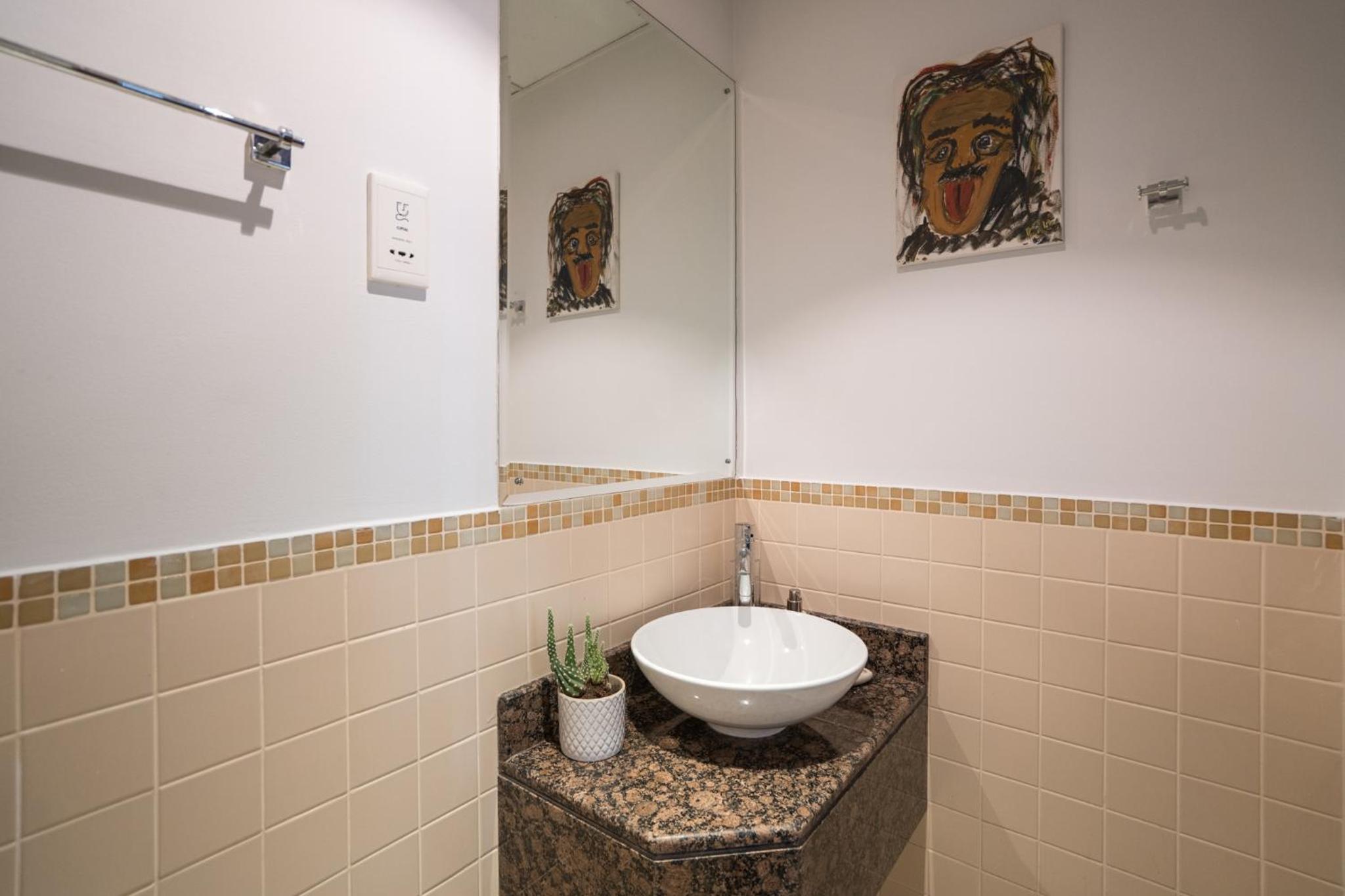 HiGuests - Artistic Waterfront Apt, Perfect for Beach Lovers