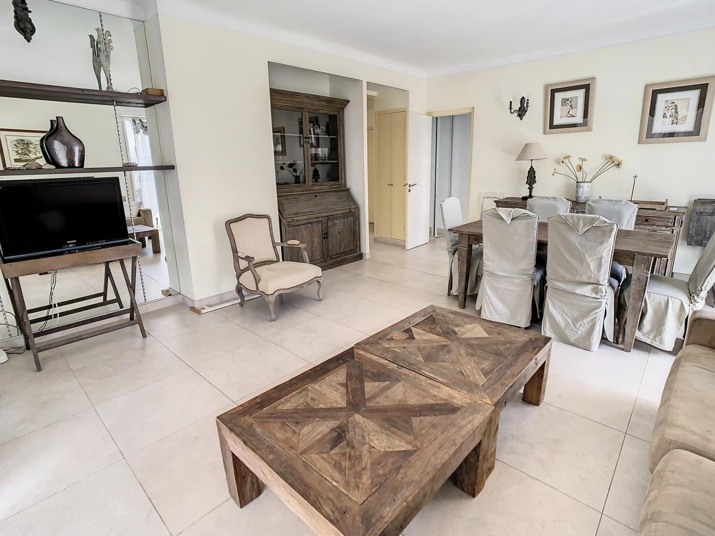 Appartements Cannes Centre : Rond Point Duboys d'Angers photo 3