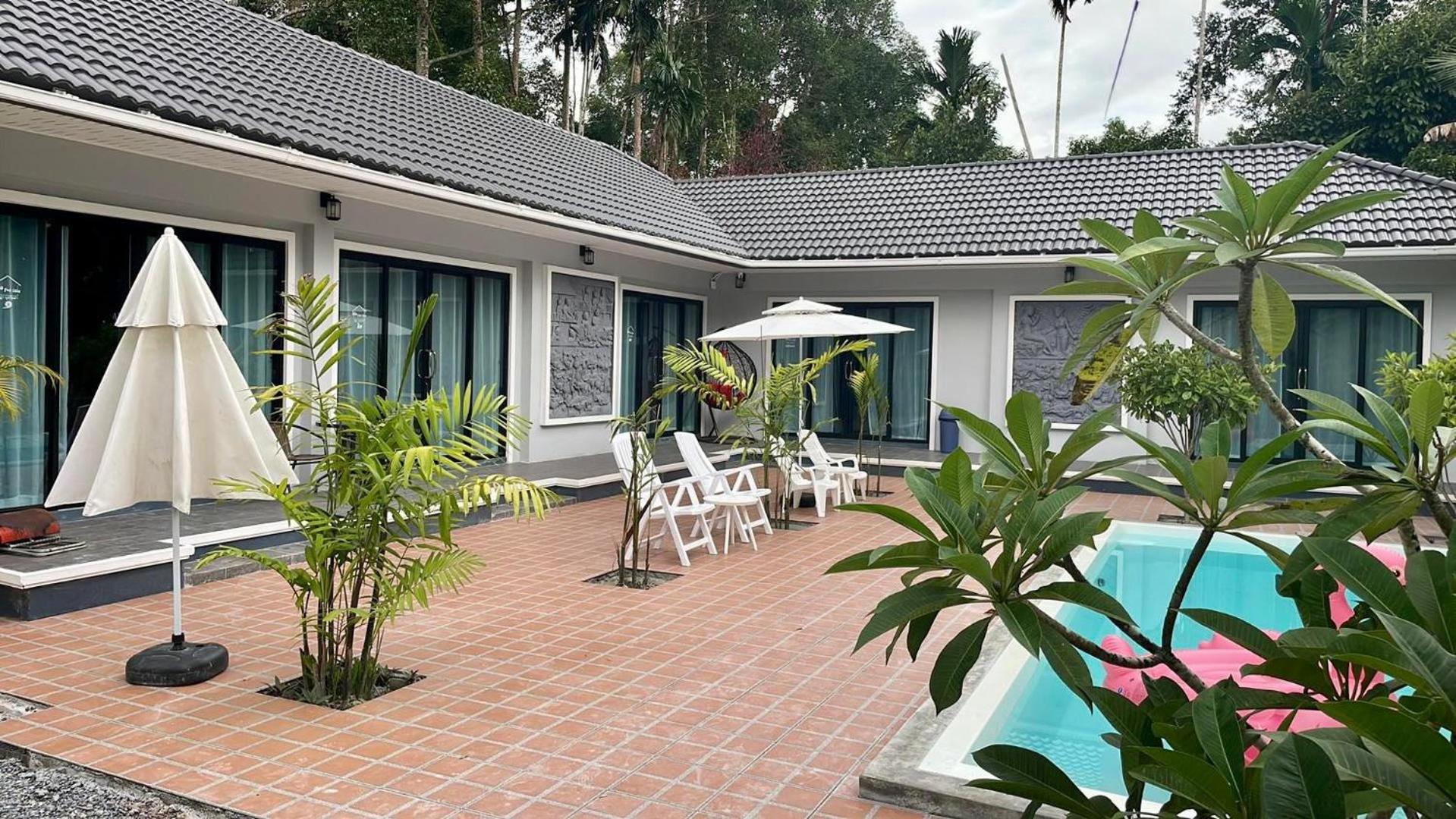 Pool Villa Nita view 2