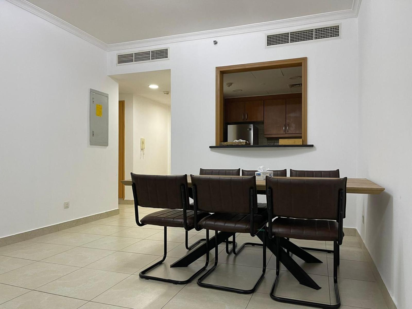 [METRO] Premium Location Lovely 2 Bedroom In JLT