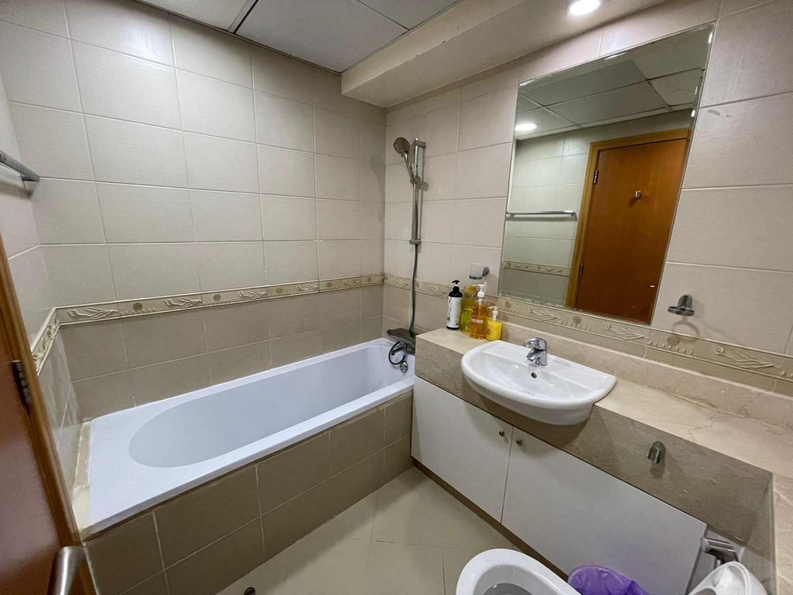 [METRO] Premium Location Lovely 2 Bedroom In JLT