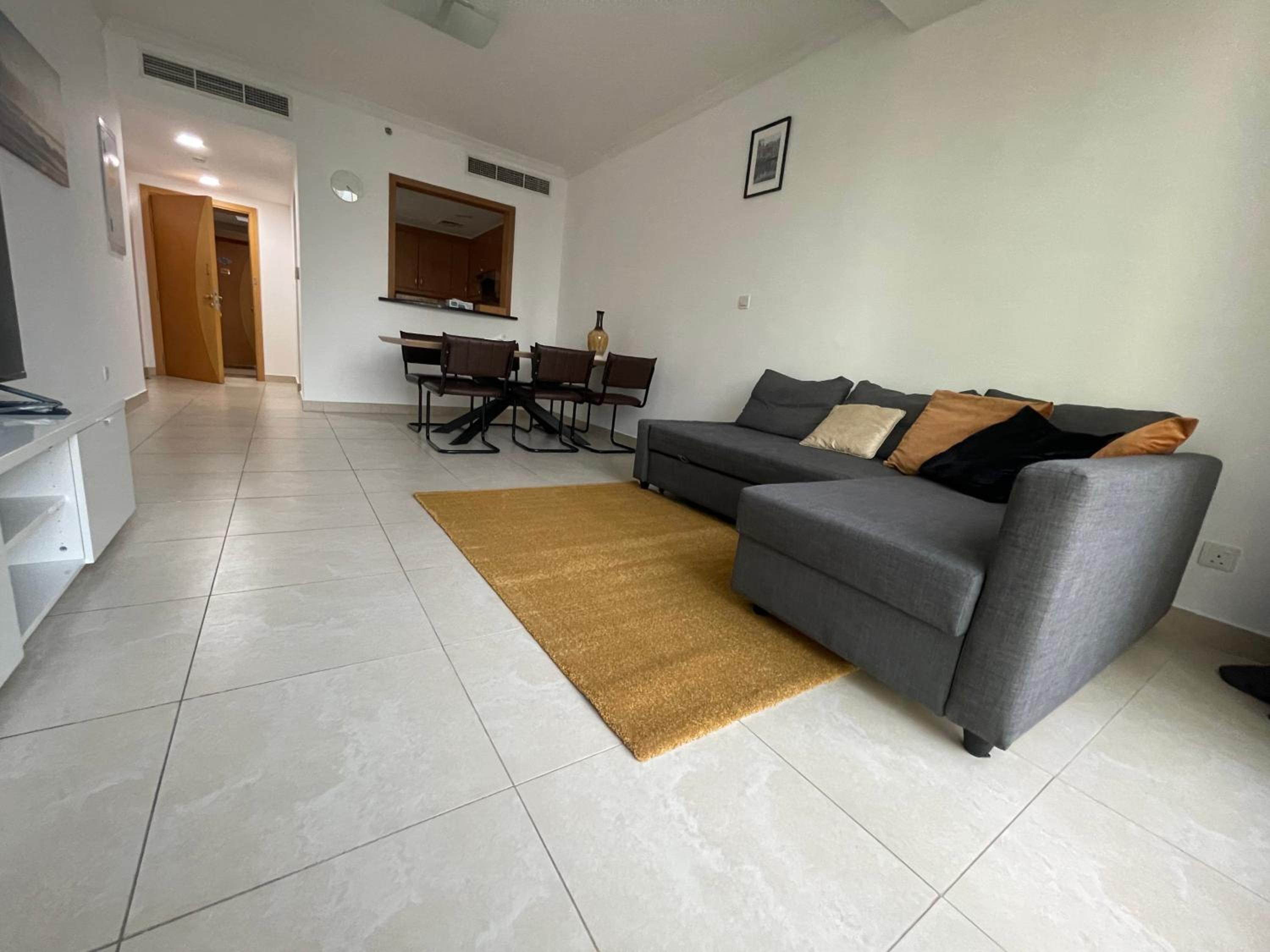 [METRO] Premium Location Lovely 2 Bedroom In JLT