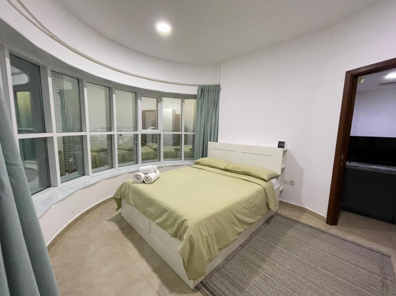 Near Metro - Lovely Modern 1 Bedroom in JLT