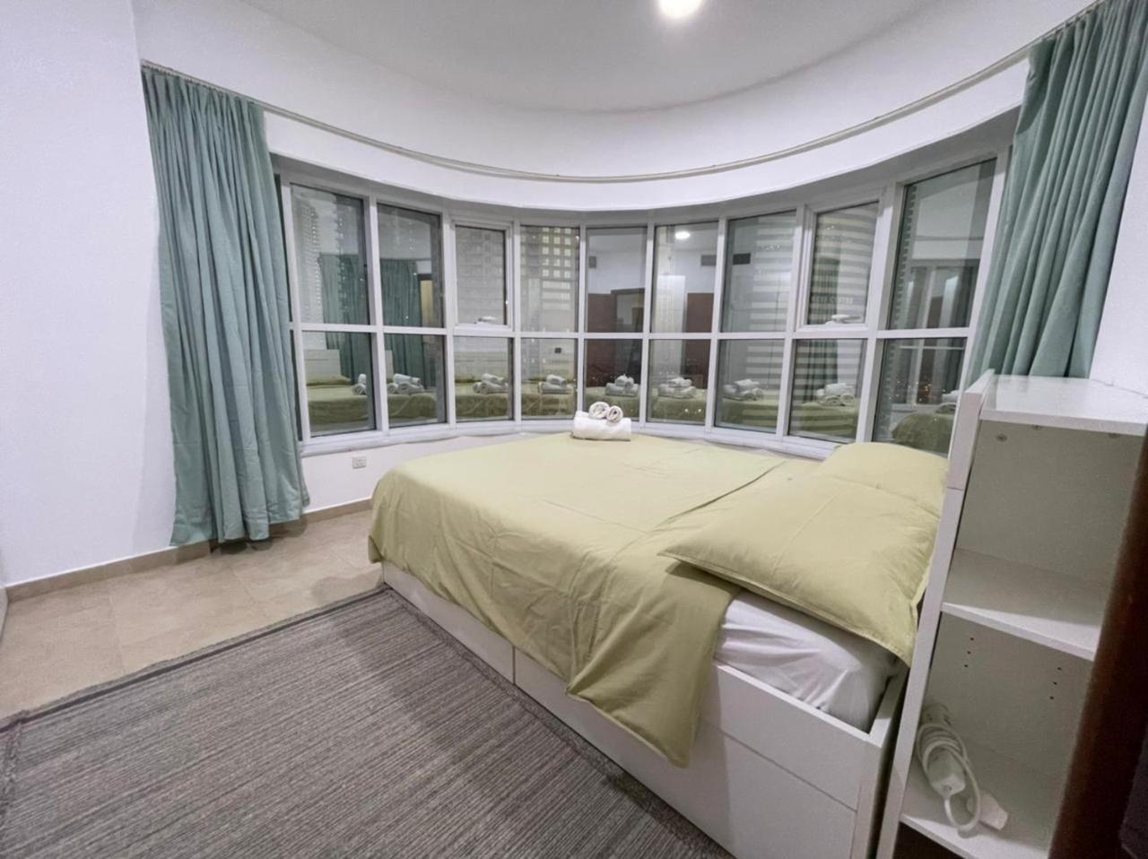 Near Metro - Lovely Modern 1 Bedroom in JLT