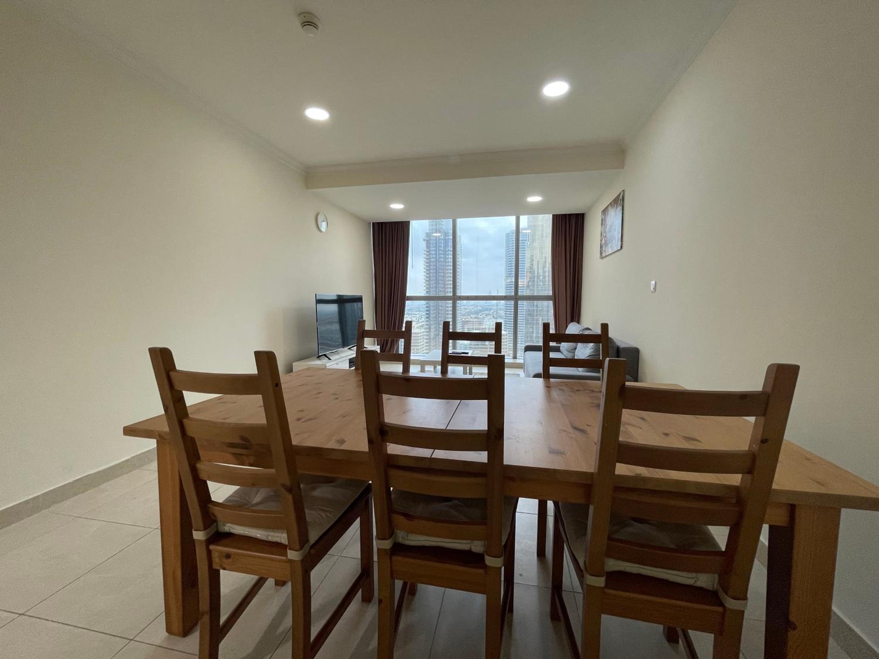 METRO Premium Location Spacious 2 Bedroom Apartment Right Next to the Metro