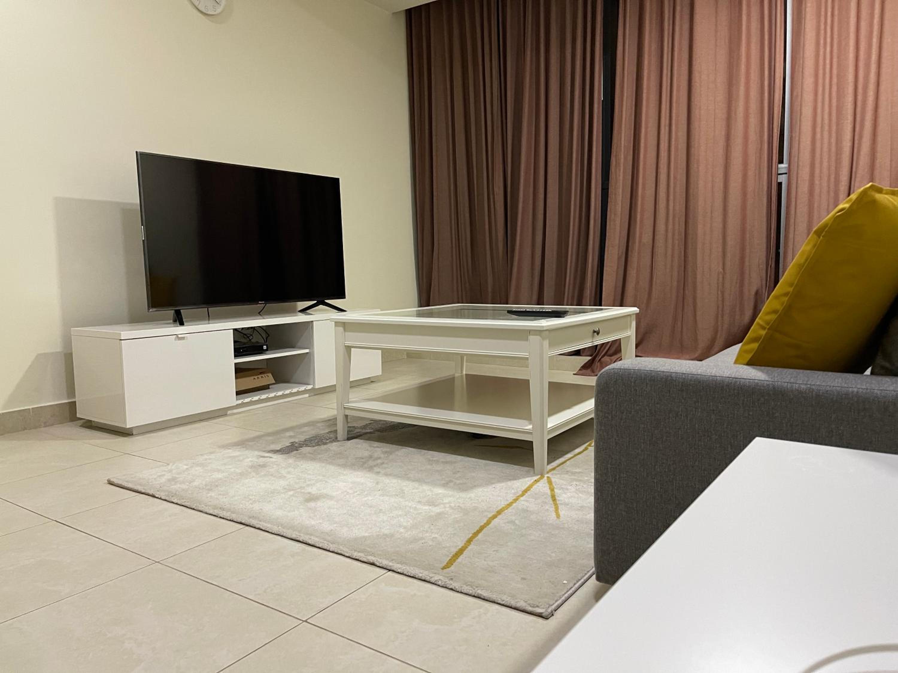 METRO Premium Location Spacious 2 Bedroom Apartment Right Next to the Metro