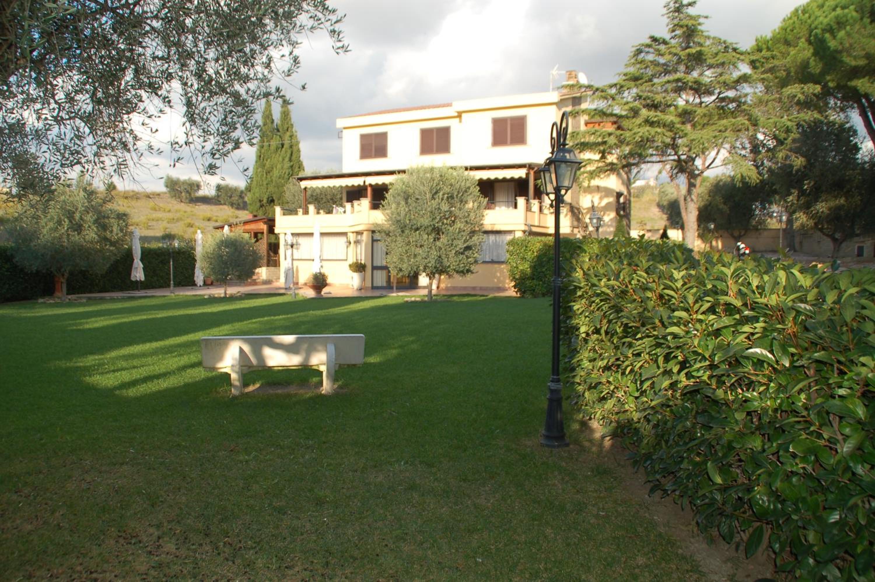 Bed and Breakfast La Corte degli Ulivi