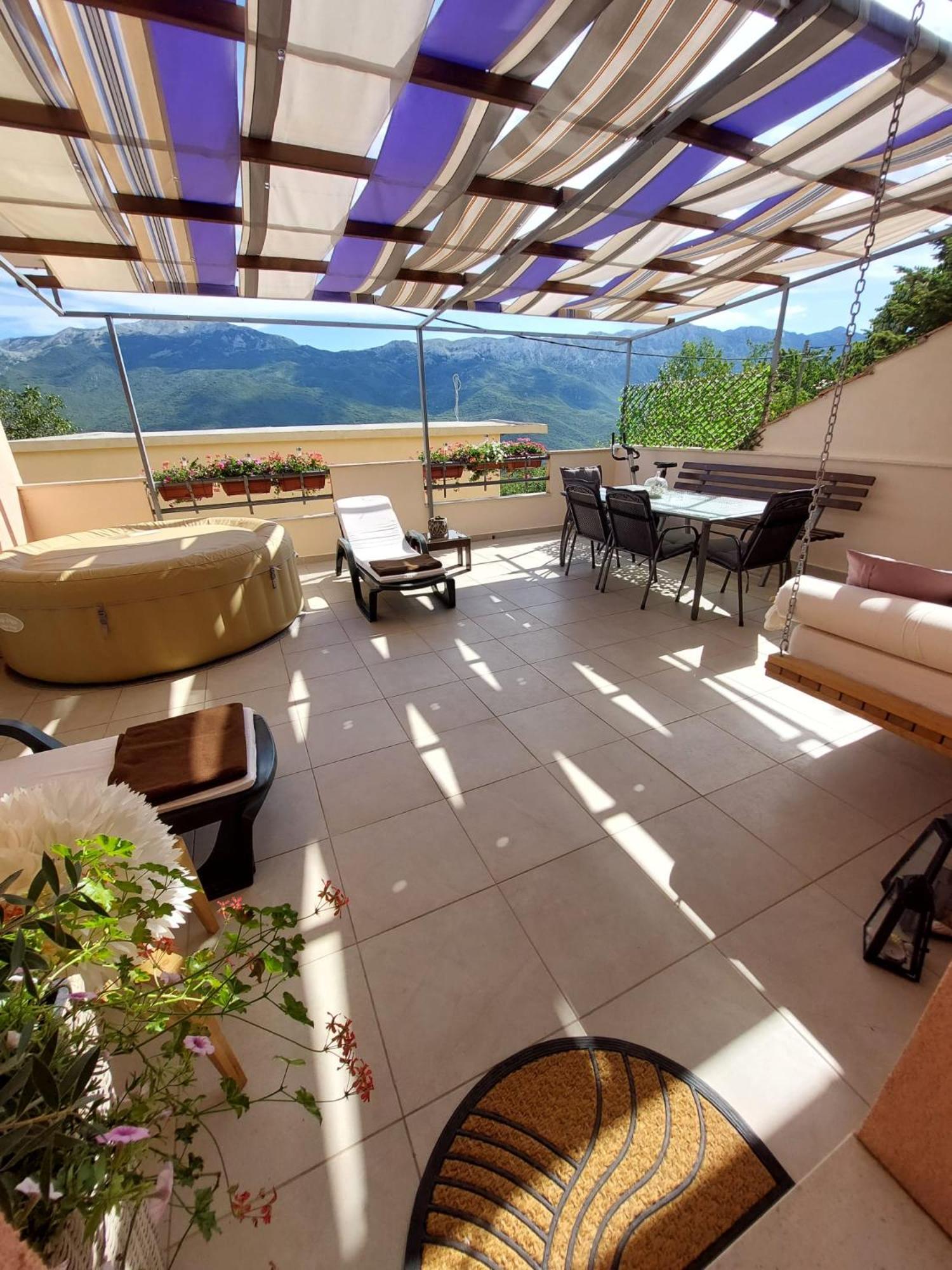 VILLAGE apartment with jacuzzi view 5