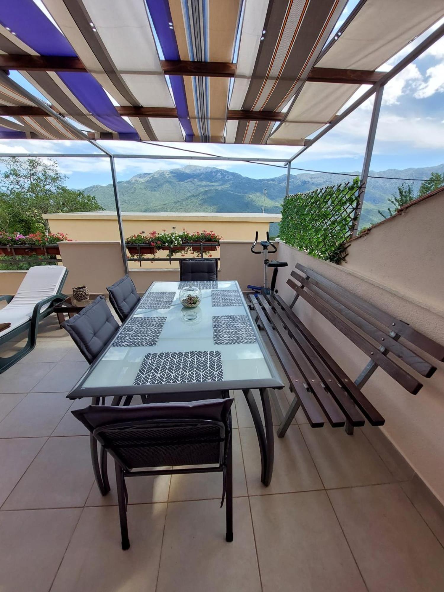 VILLAGE apartment with jacuzzi