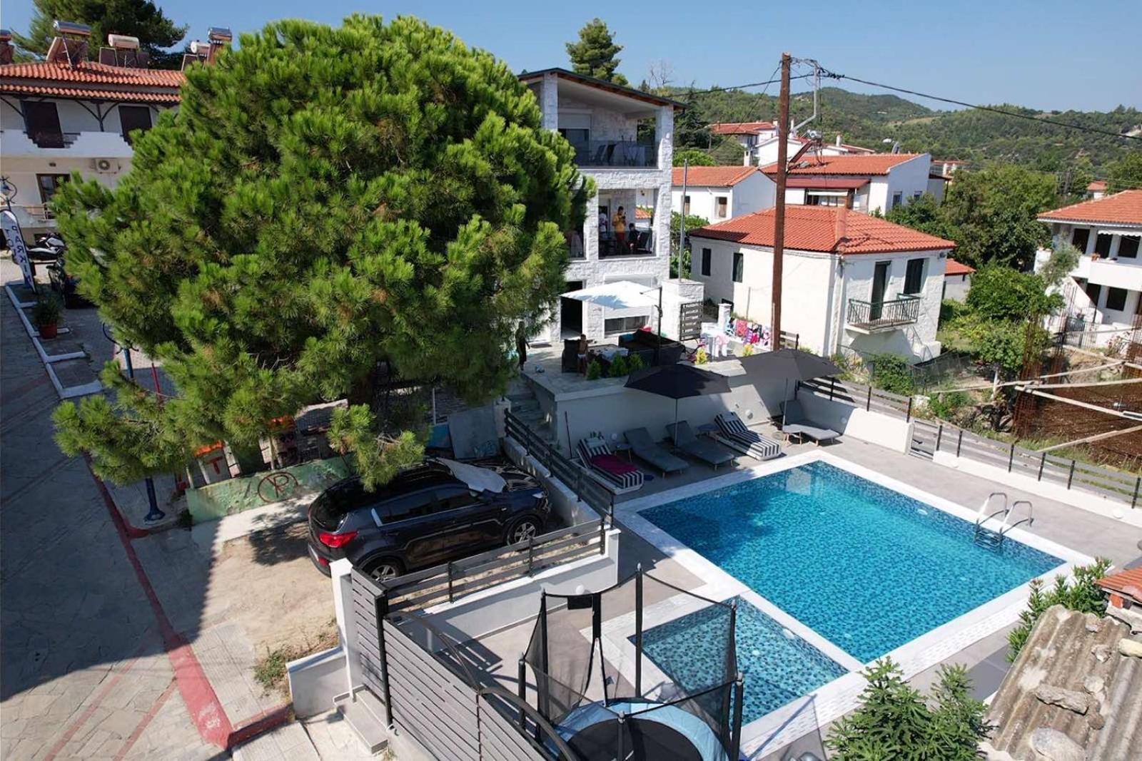 swimming pool
