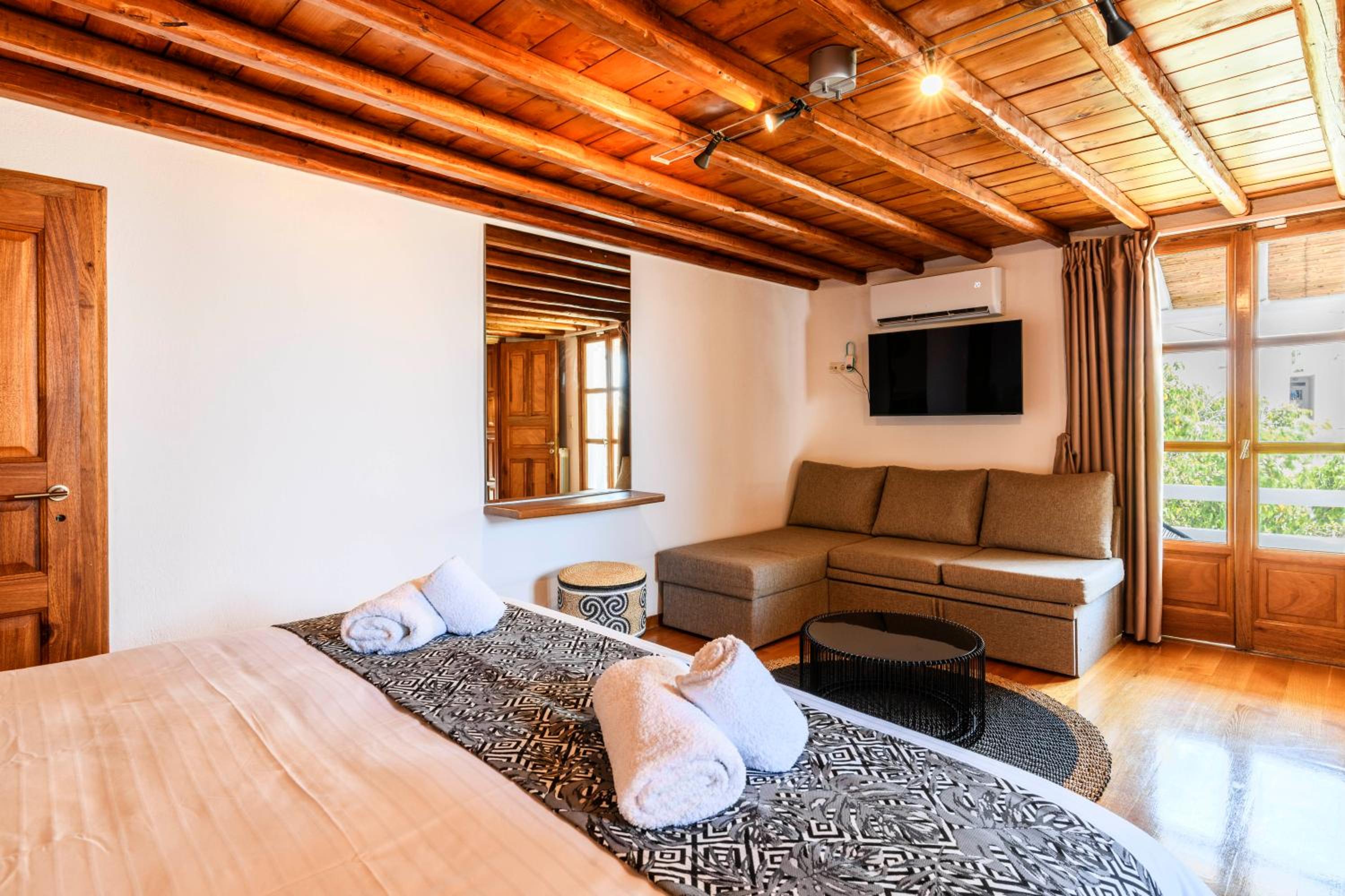 Floral Villa with marvelous view to Mykonos town