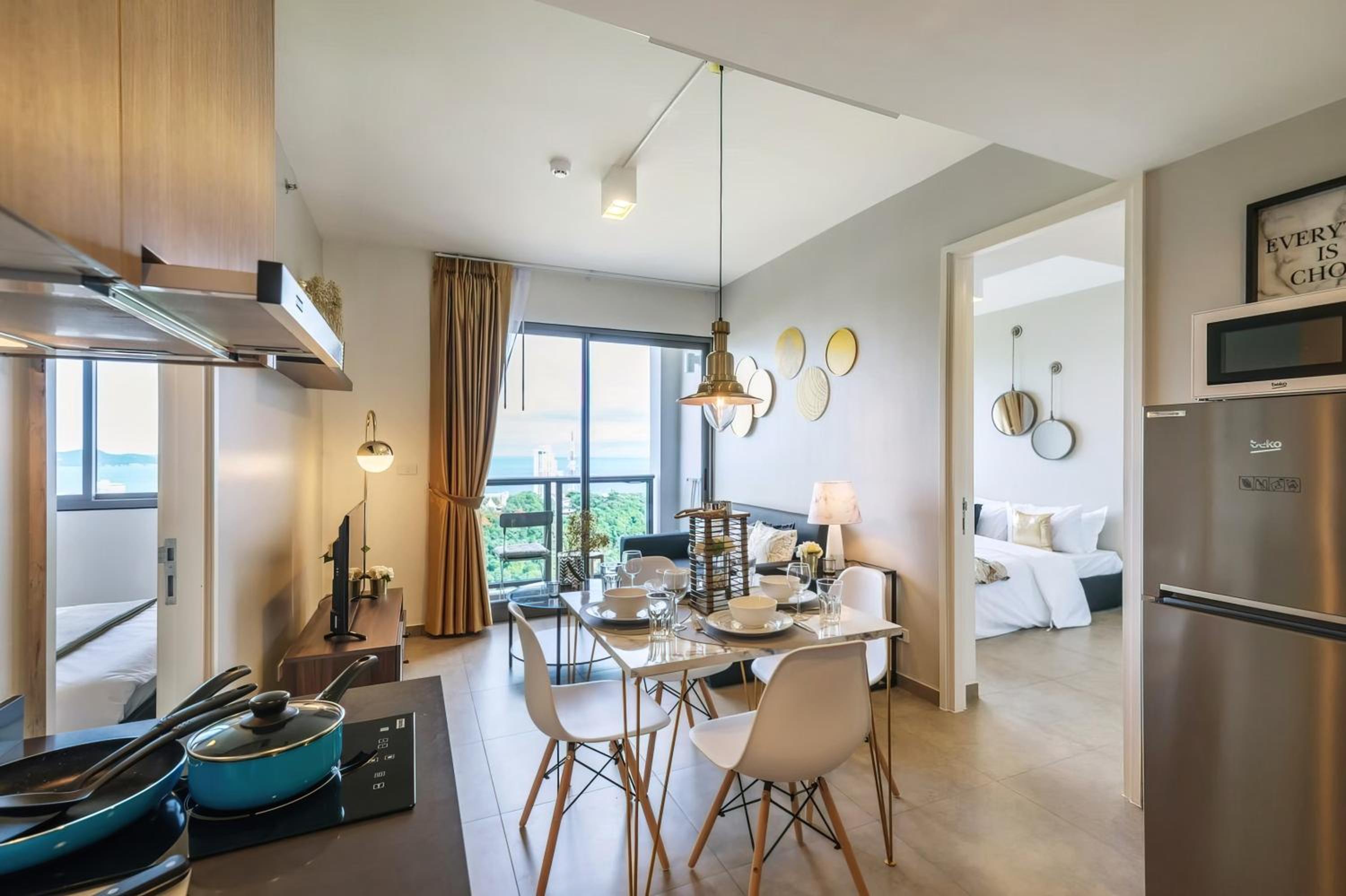 Amazingly UNIXX 2 Bedroom Condo in Pattaya