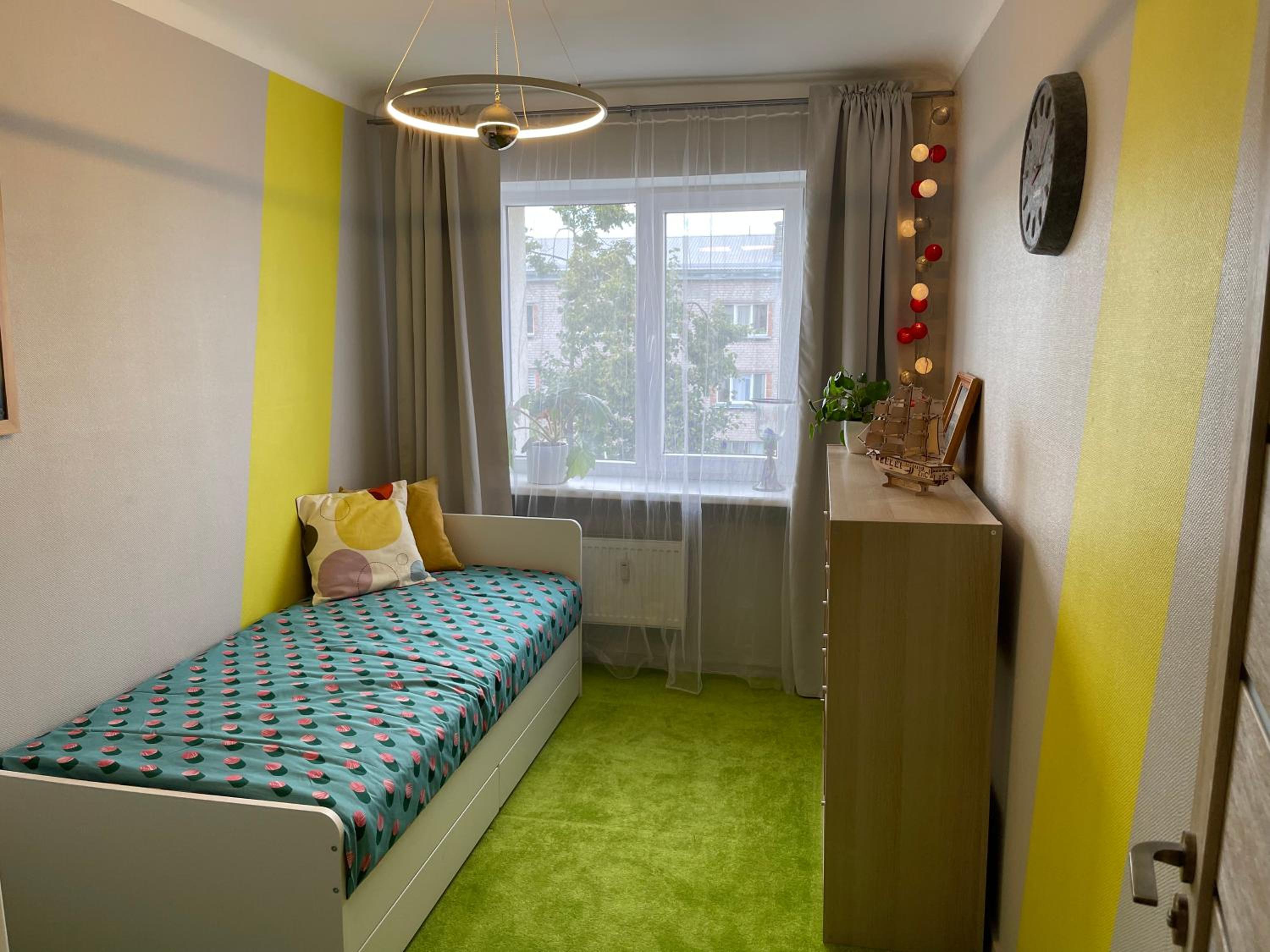 Fabulous beachside family apartment view 5