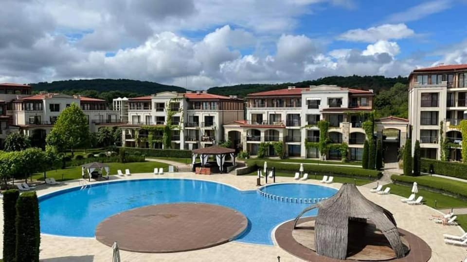 Green Life Beach Resort, Sozopol - Holidays Apartments