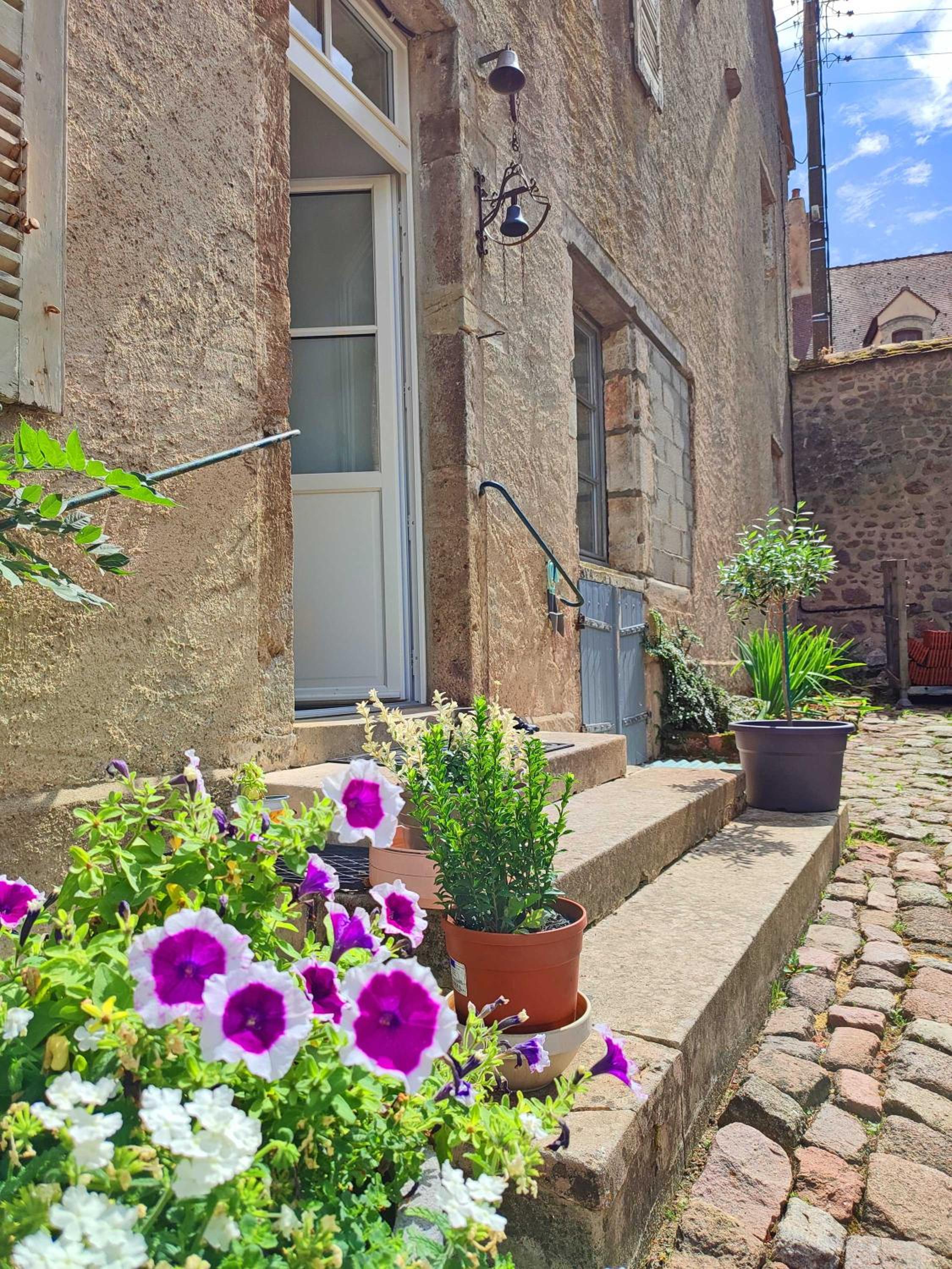 Studio - Pied à Terre Saulieu view 2