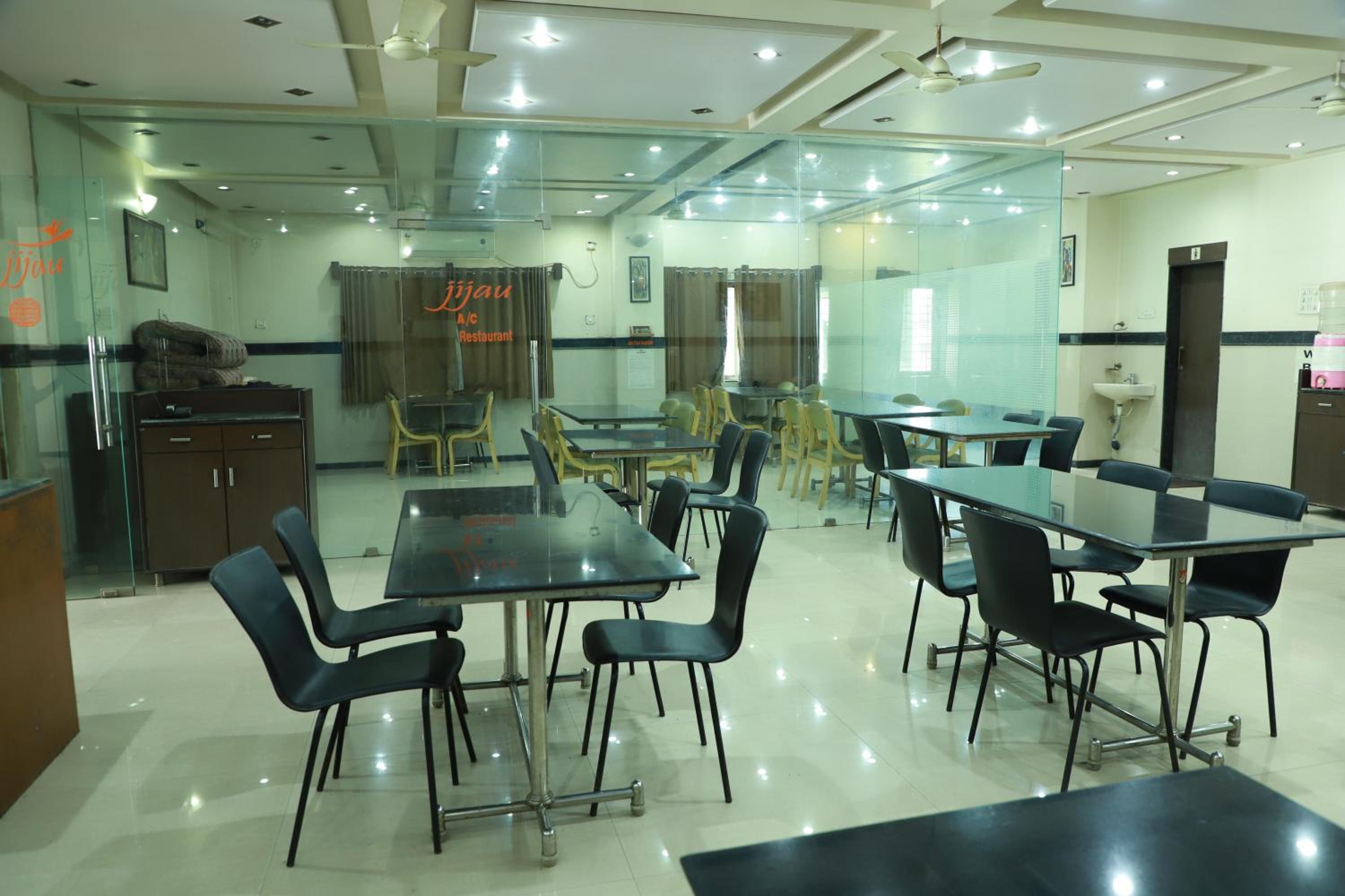 Shirdi Vacations - HOTEL SAI PASO - Property Image 11
